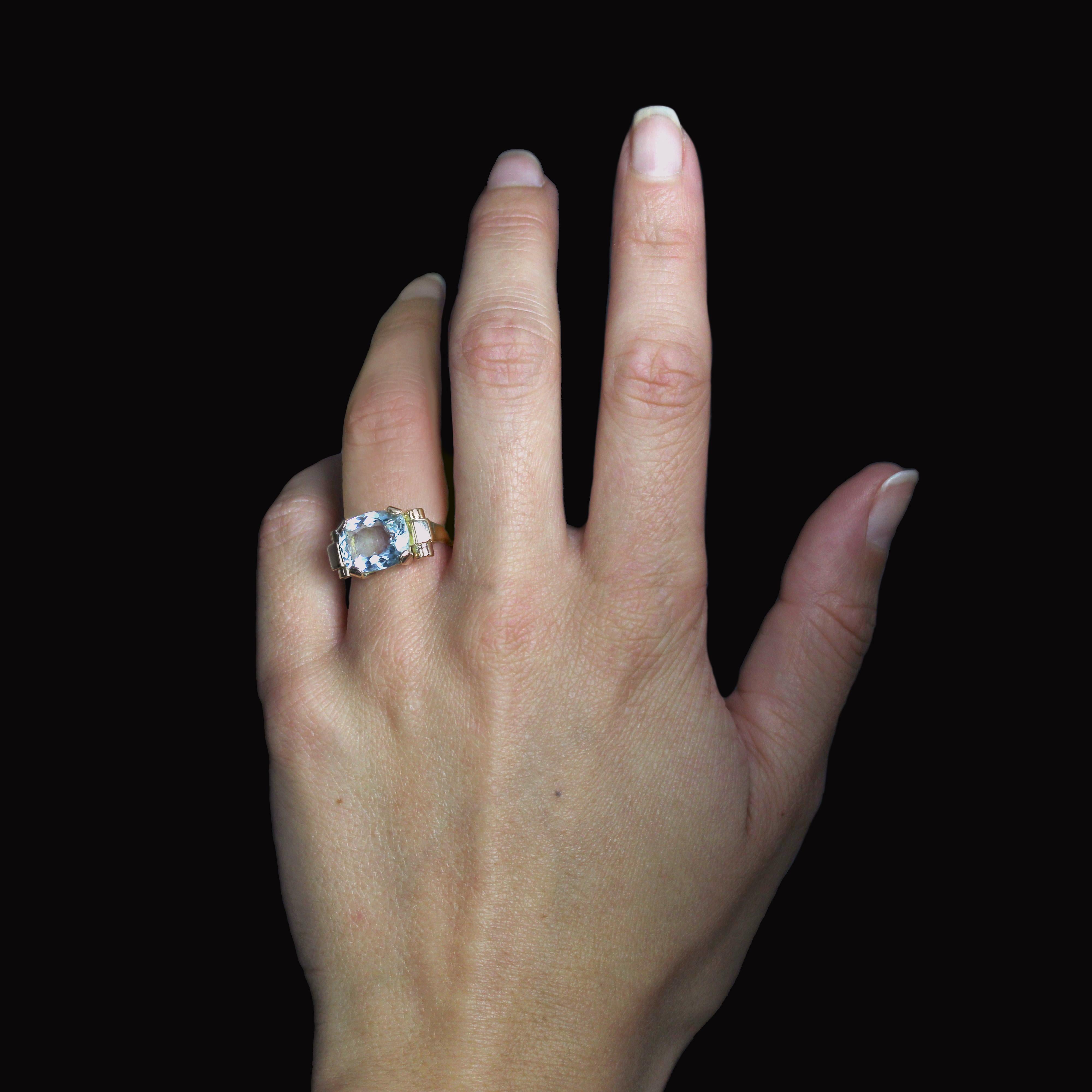 Französischer 1940er Aquamarin 18 Karat Rose Gold Tank Ring (Briolette) im Angebot