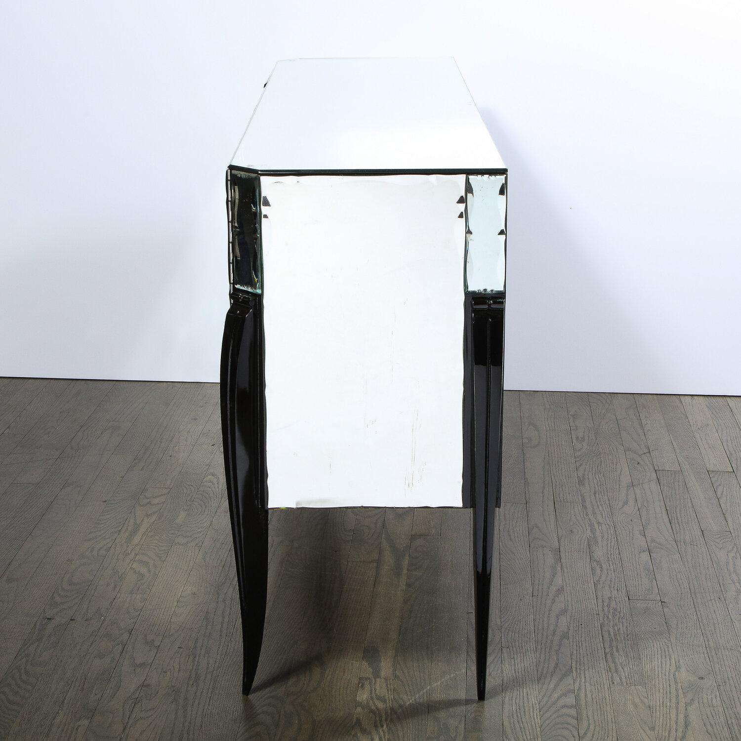 French 1940s Art Deco Beveled Mirrored Chest with Ebonized Walnut Cabriolet Legs en venta 3