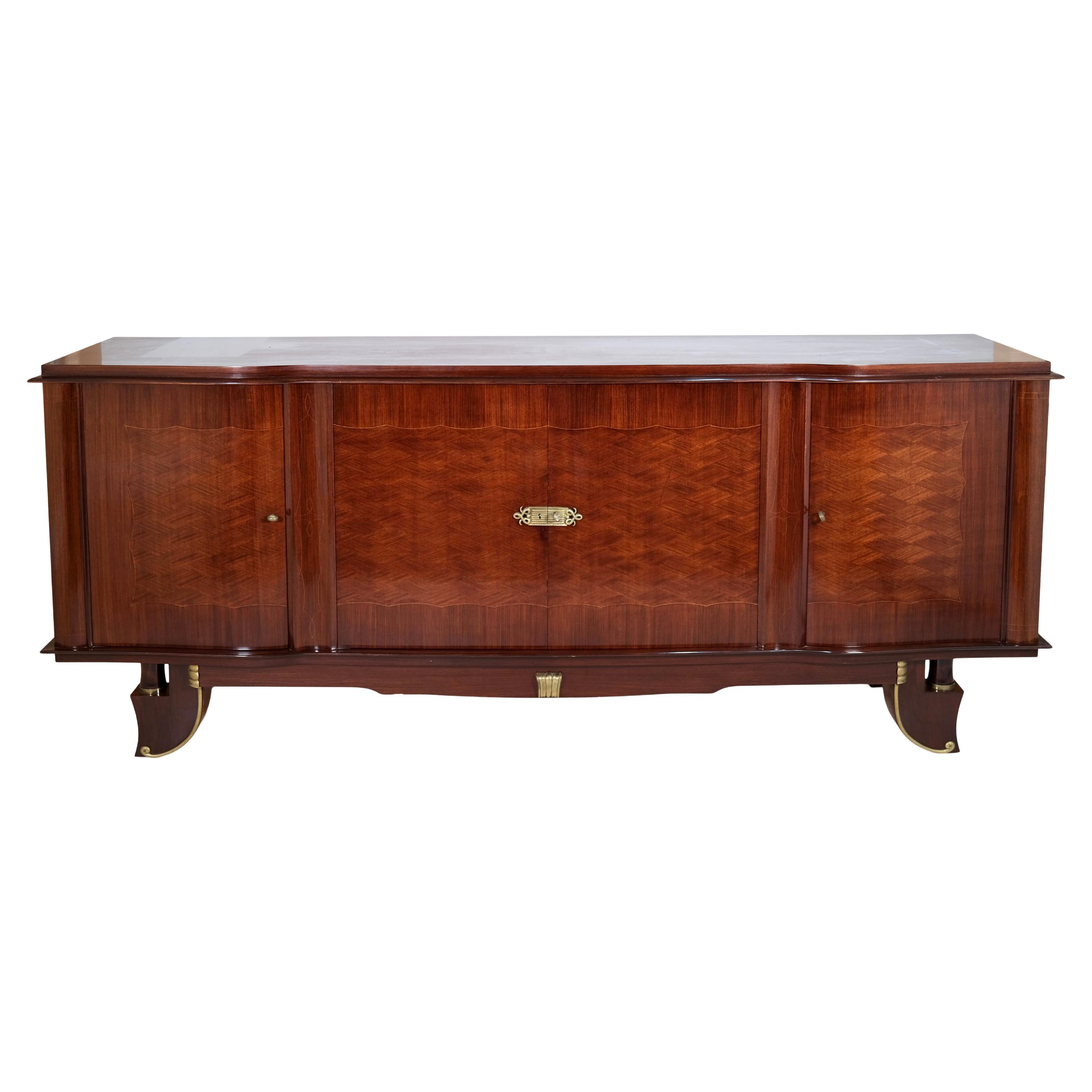 Französisches Art-Déco-Sideboard aus den 1940er Jahren mit eleganten Intarsien und Messingbeschlägen