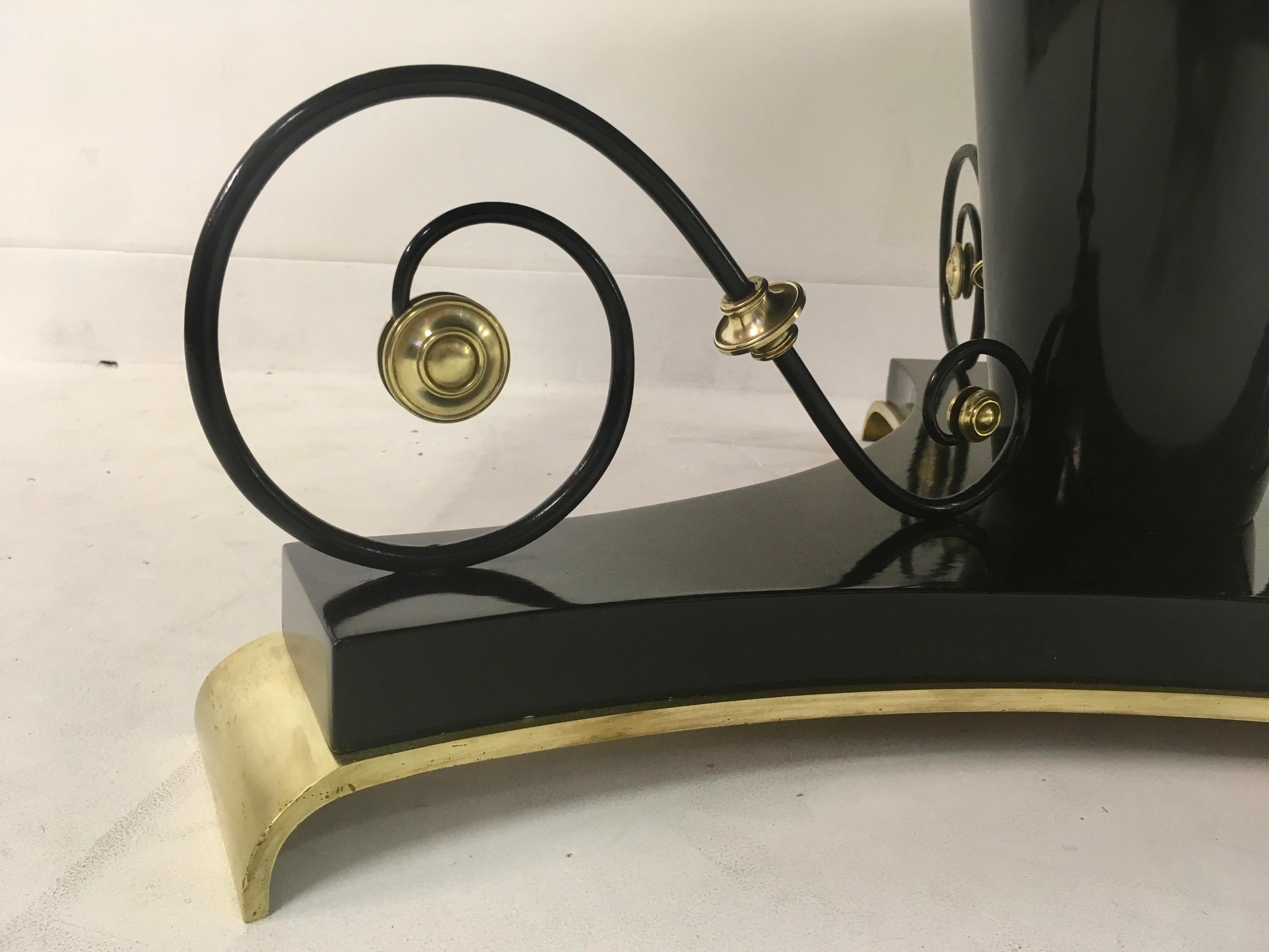 Art Deco French 1940s Black Lacquered Guéridon with Verre Églomisé Mirror Top For Sale