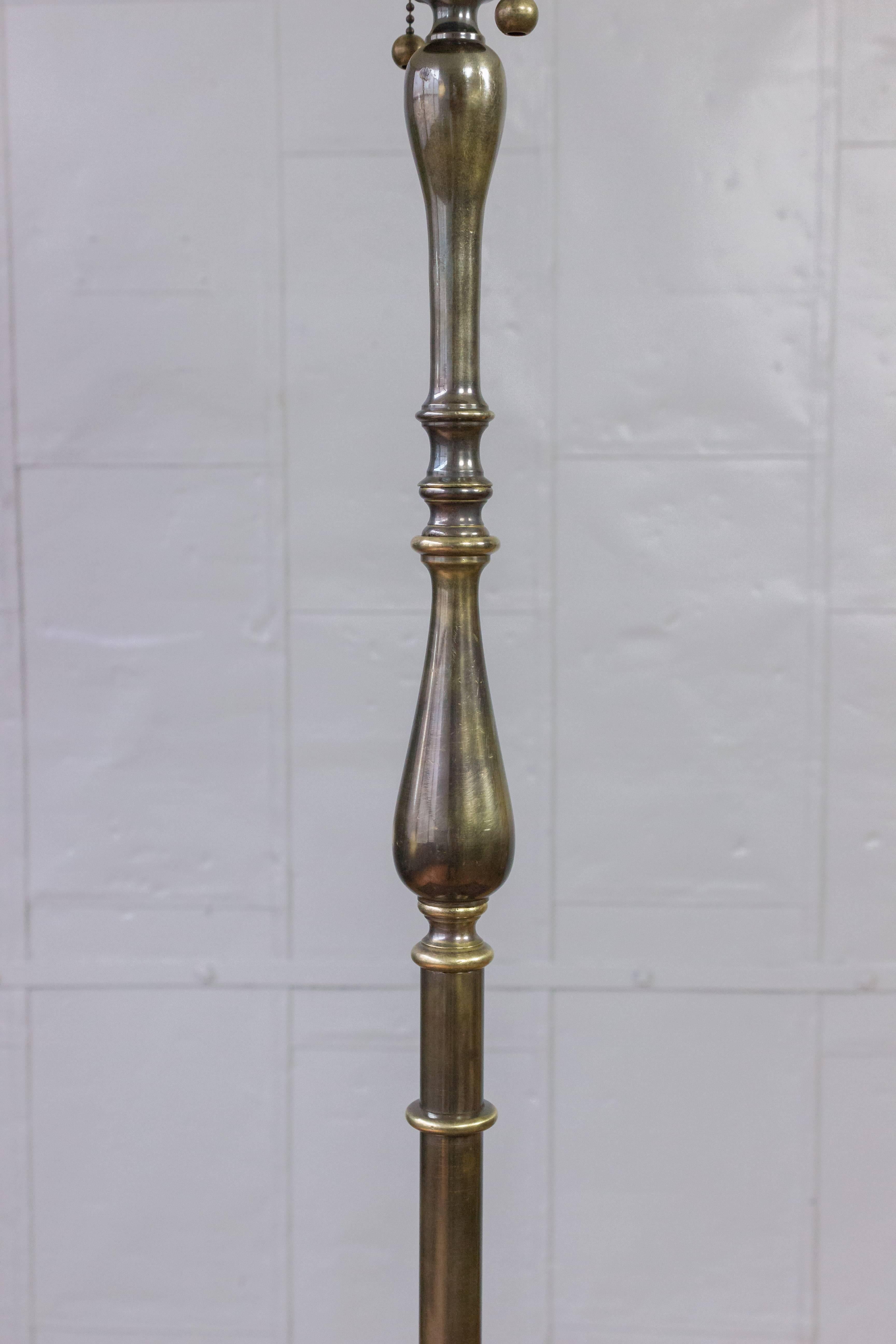 French 1940s Brass and Bronze Floor Lamp with Hand Finished Patina For Sale 2