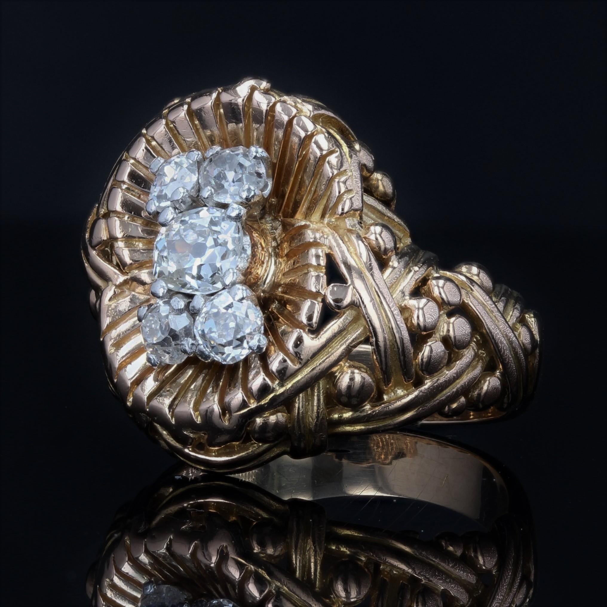 Bague rtro franaise des annes 1940 en or jaune tress 18 carats et diamants Pour femmes en vente