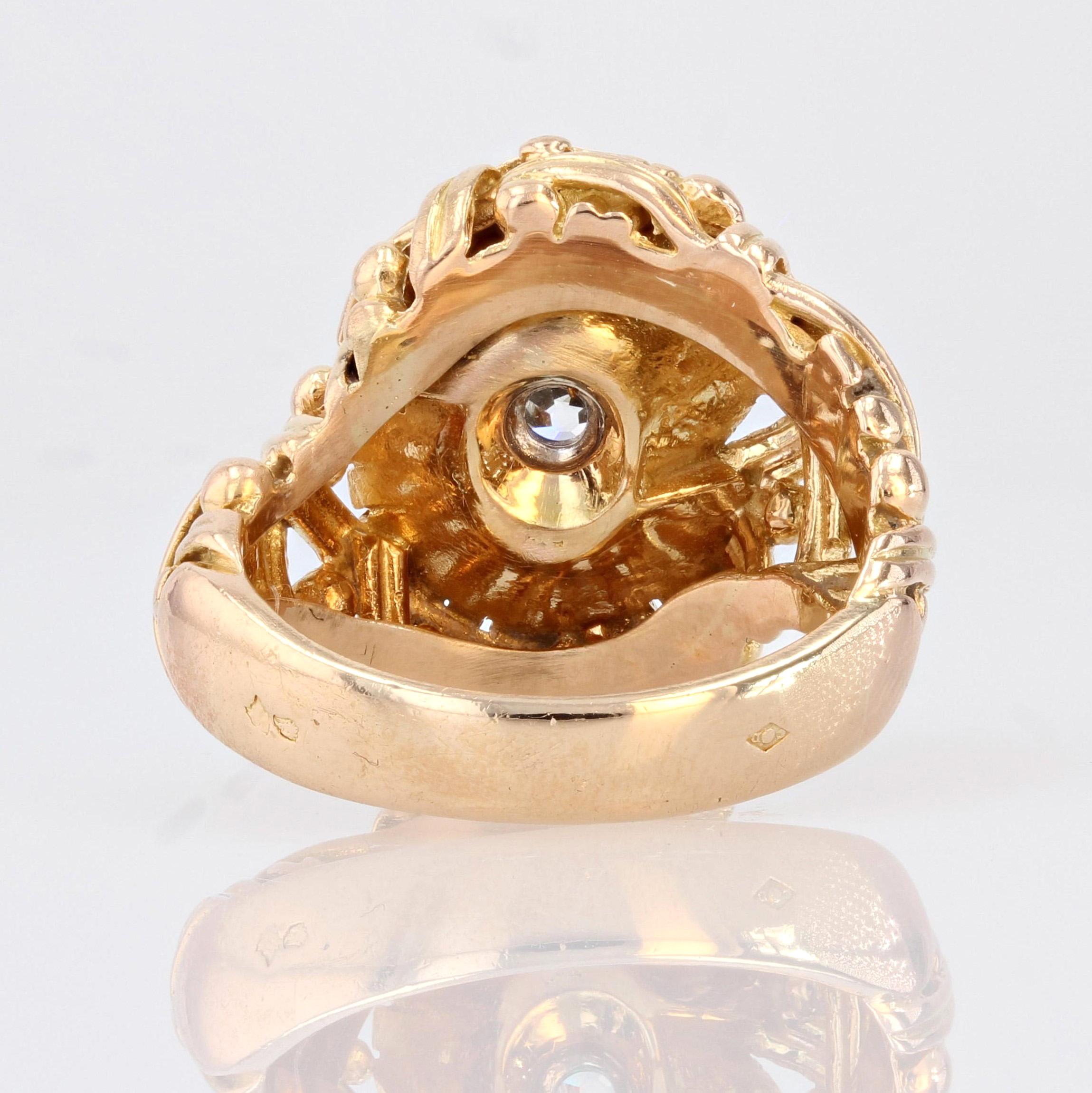 Bague rtro franaise des annes 1940 en or jaune tress 18 carats et diamants en vente 2