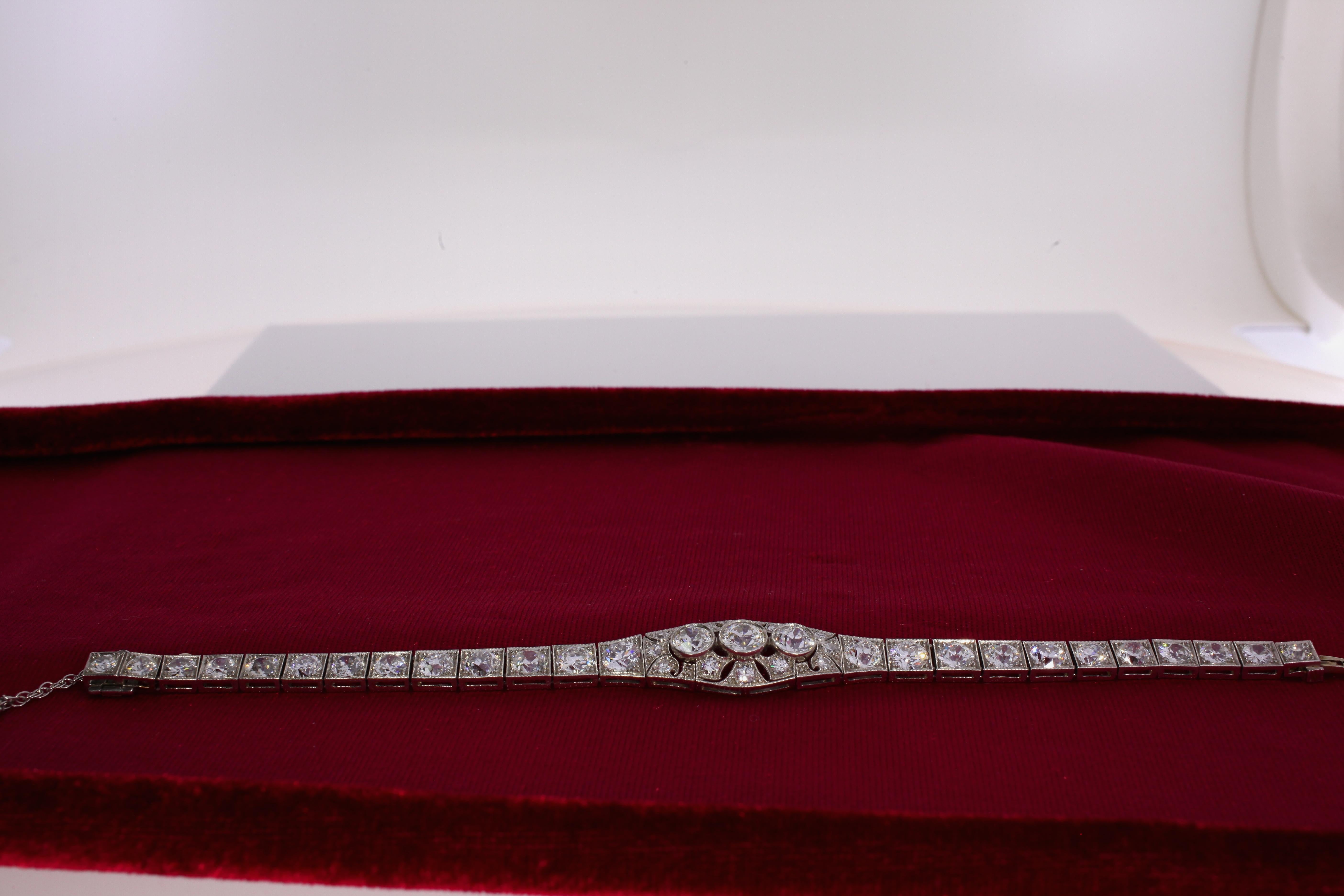 Round Cut French 1940s Diamond and Platinum Bracelet For Sale