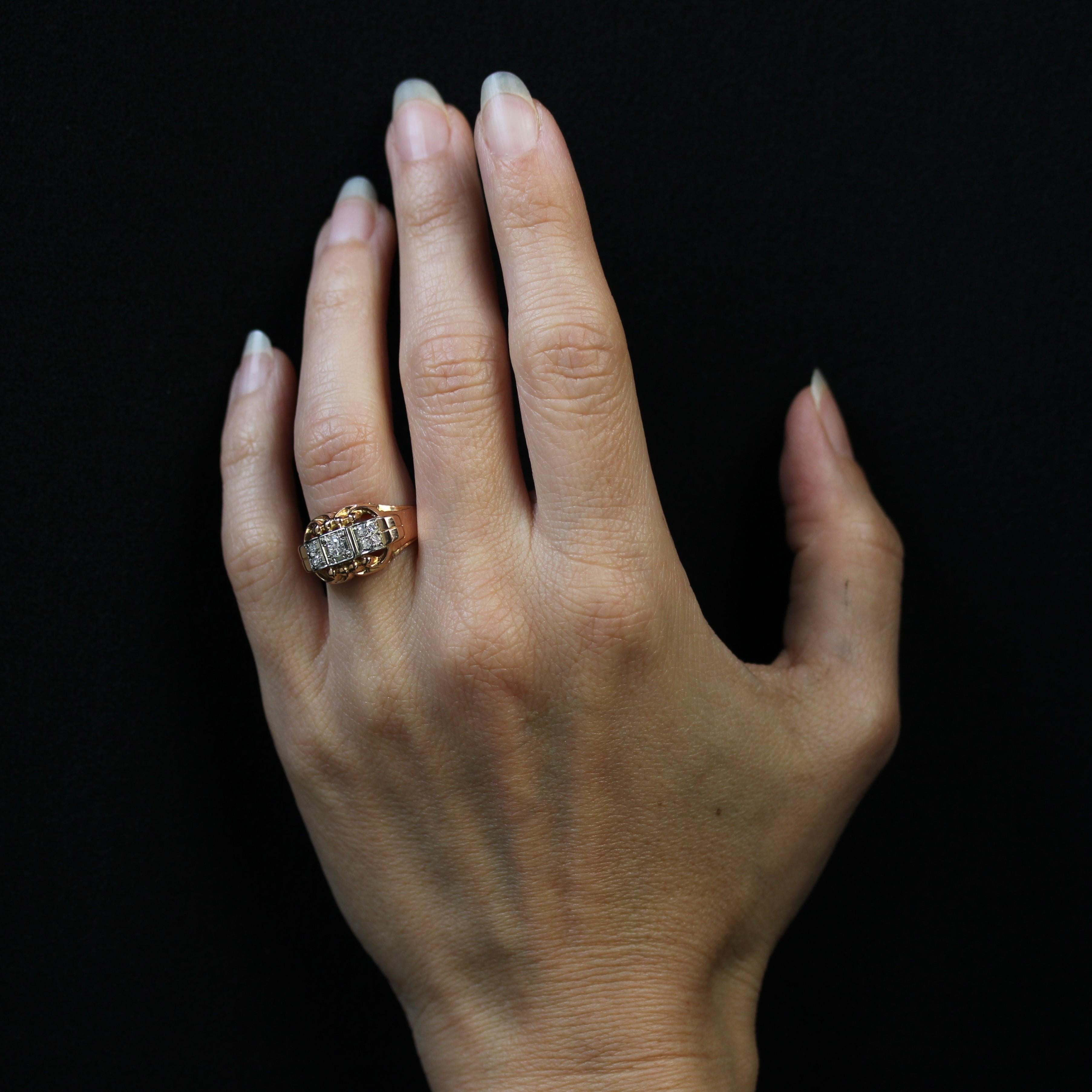 Taglio rotondo Anello francese anni '40 con diamanti in oro rosa 18 carati e platino in vendita