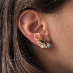 French 1940s Diamonds 18 Karat Yellow Gold Leaf Clip-on Earrings