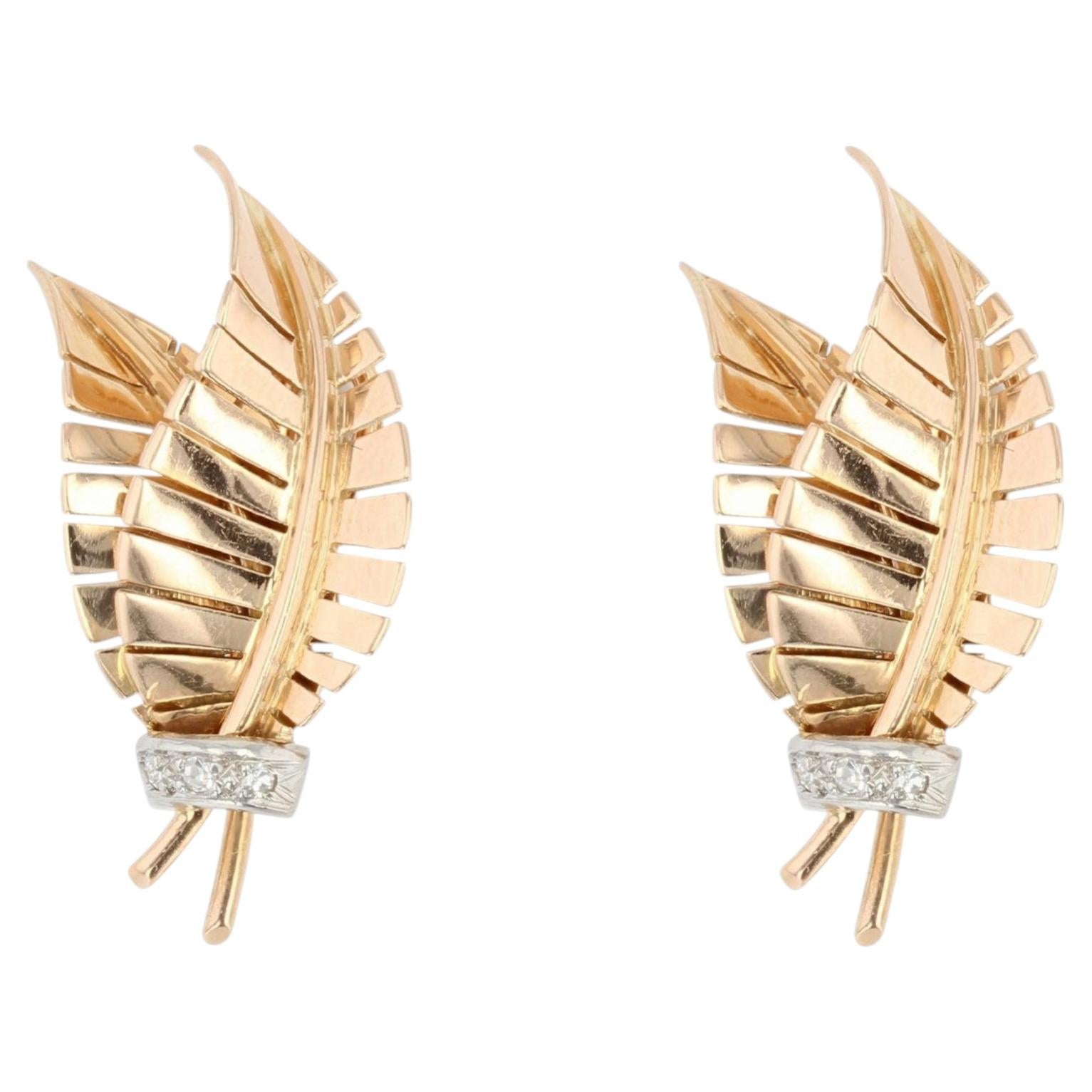 French 1940s Diamonds 18 Karat Yellow Gold Leaf Clip-on Earrings