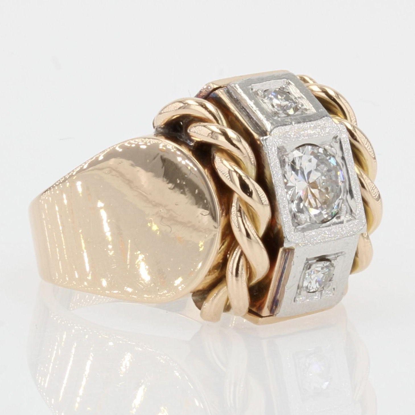 French 1940s Diamonds 18 Karat Yellow Gold Platinum Signet Tank Ring In Good Condition For Sale In Poitiers, FR