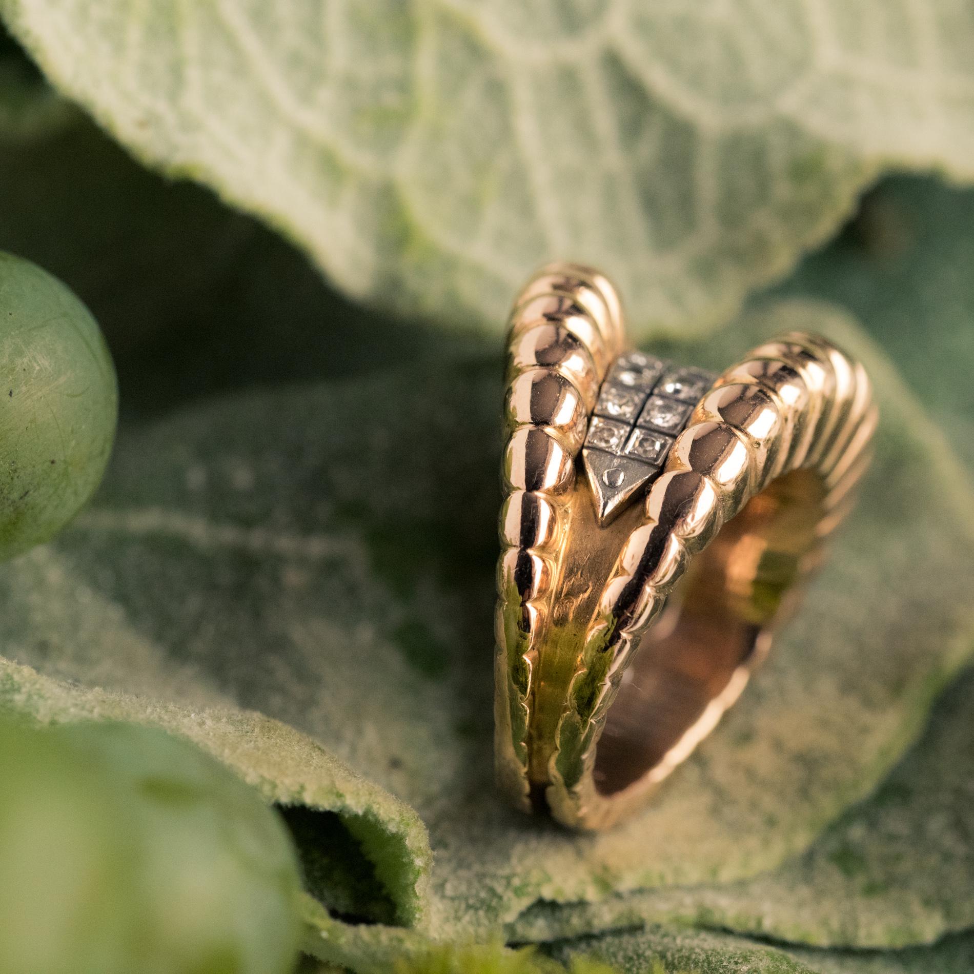 French 1940s Diamonds Band 18 Karat Yellow Gold Platinum Gadroons Ring 3