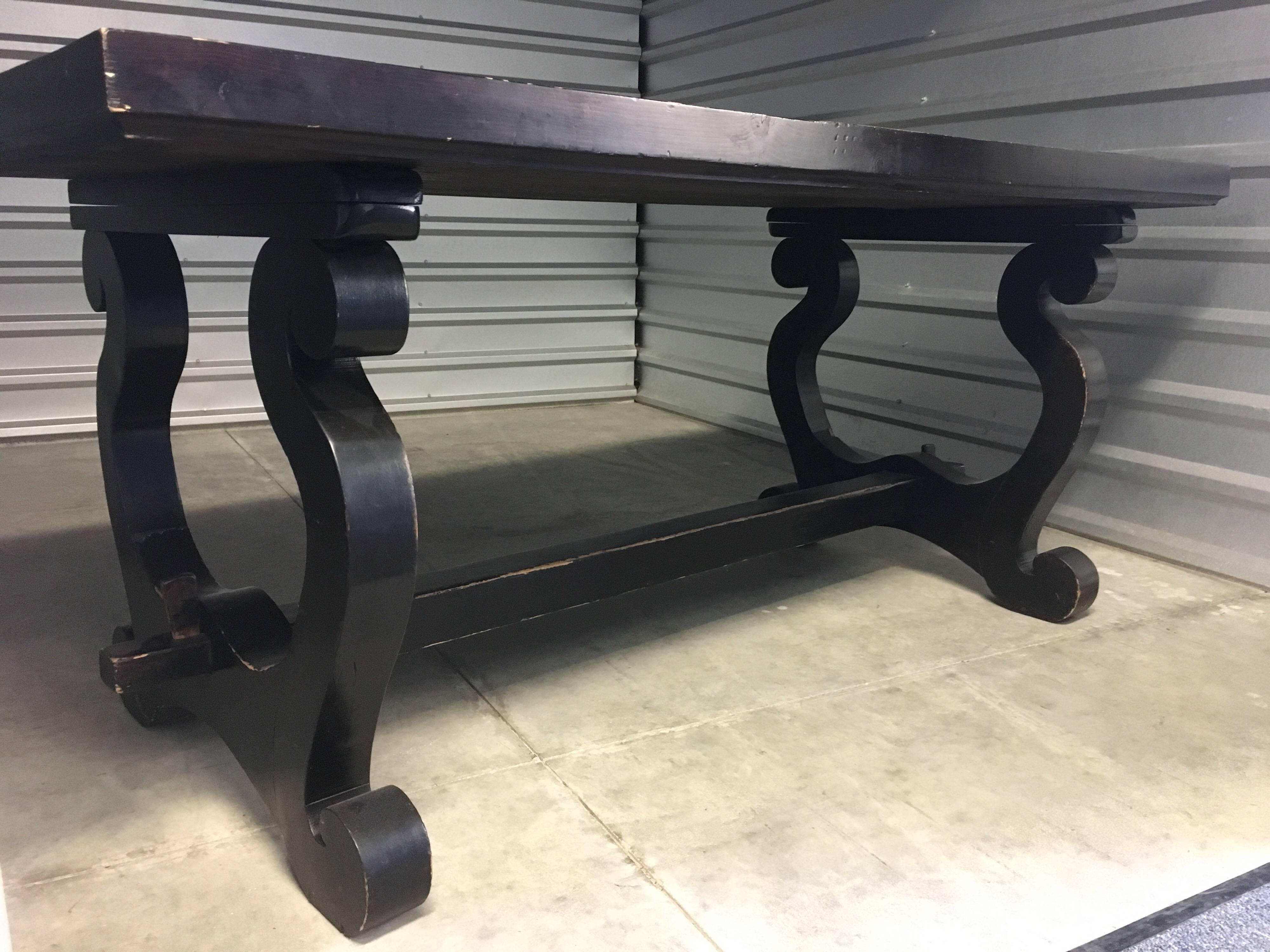 French 1940s Ebonized Stylized Lyre Based Dining Table In Good Condition In Southampton, NY