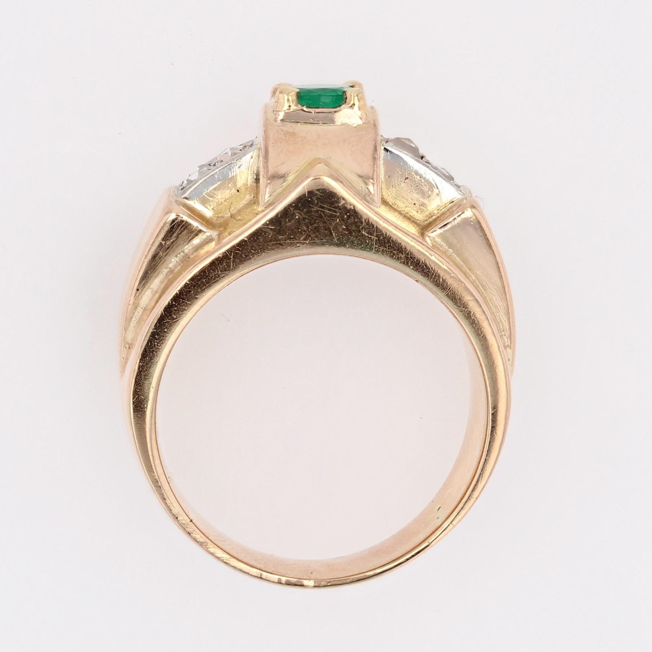 French 1940s Emerald Diamond 18 Karat Rose Gold Tank Ring For Sale 5