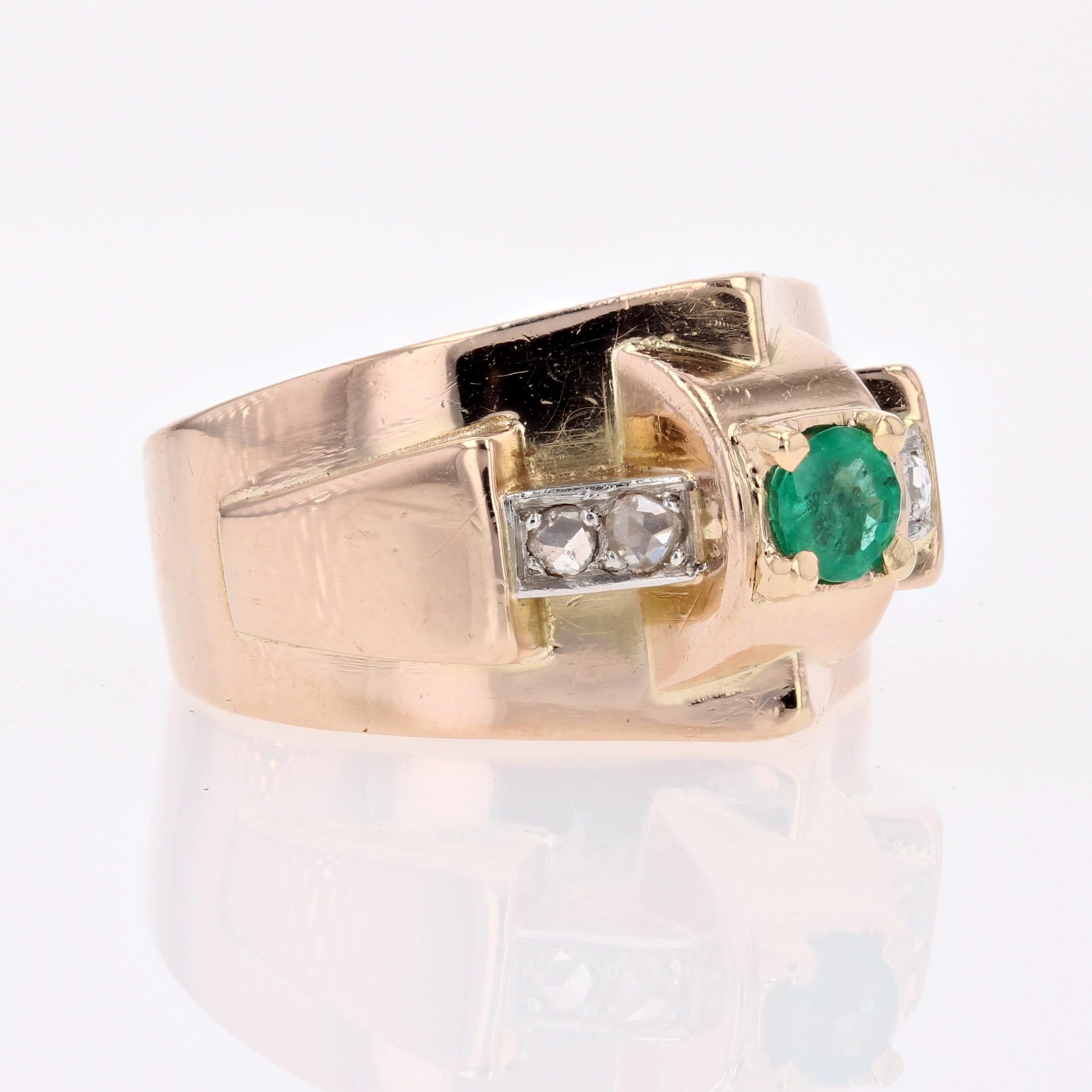 French 1940s Emerald Diamond 18 Karat Rose Gold Tank Ring For Sale 3