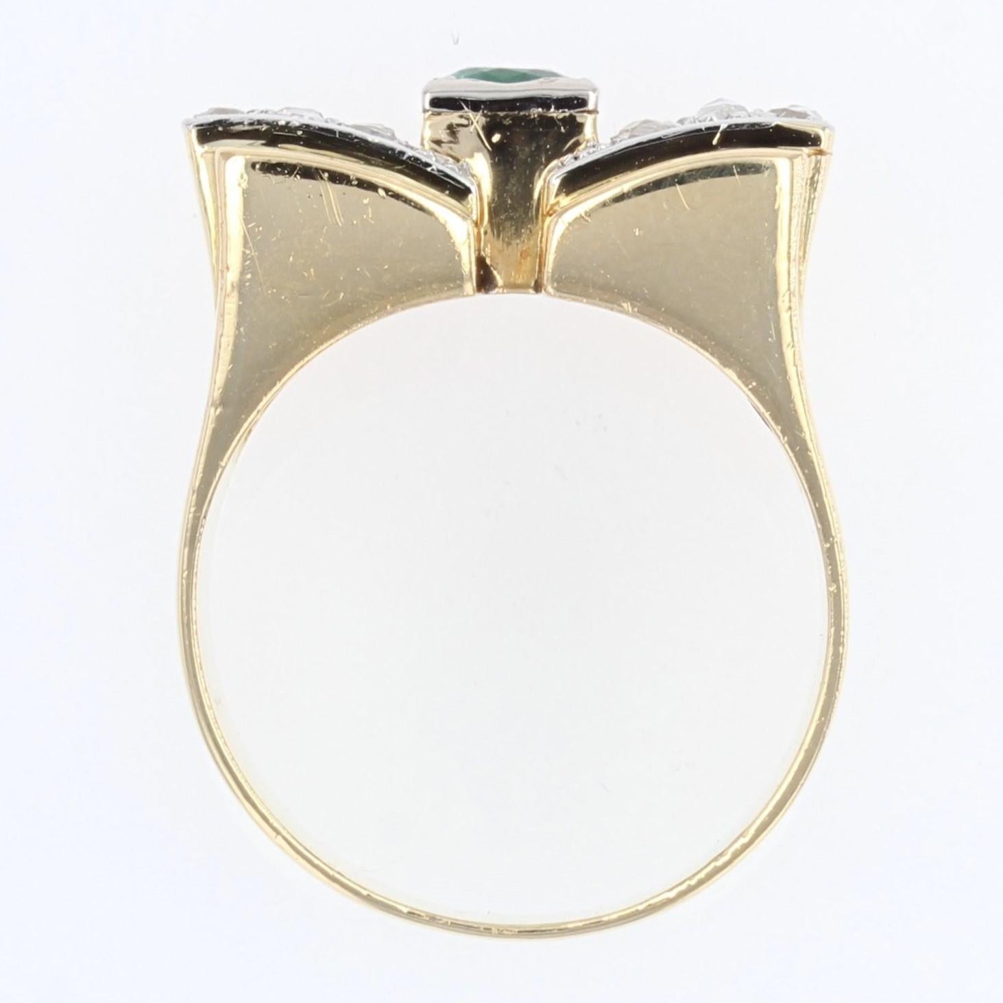 French 1940s Emerald Diamonds 18 Karat Yellow Gold Tank Ring For Sale 4