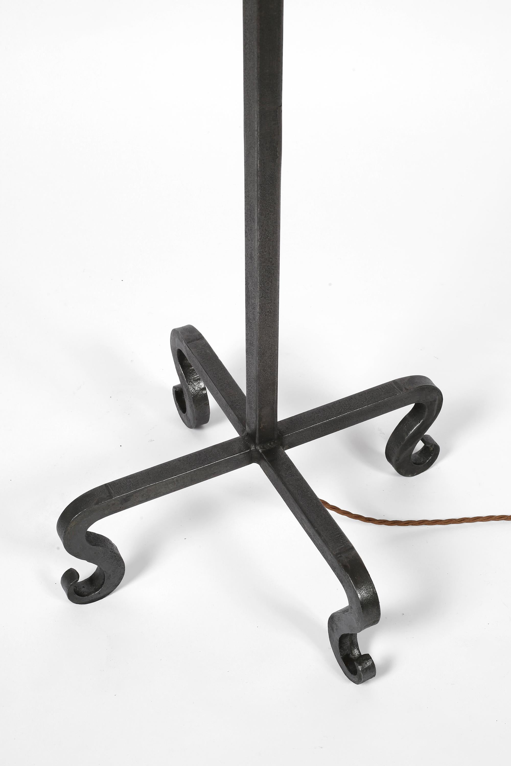 French 1940s Foliate Forged Iron Floor Lamp For Sale 1
