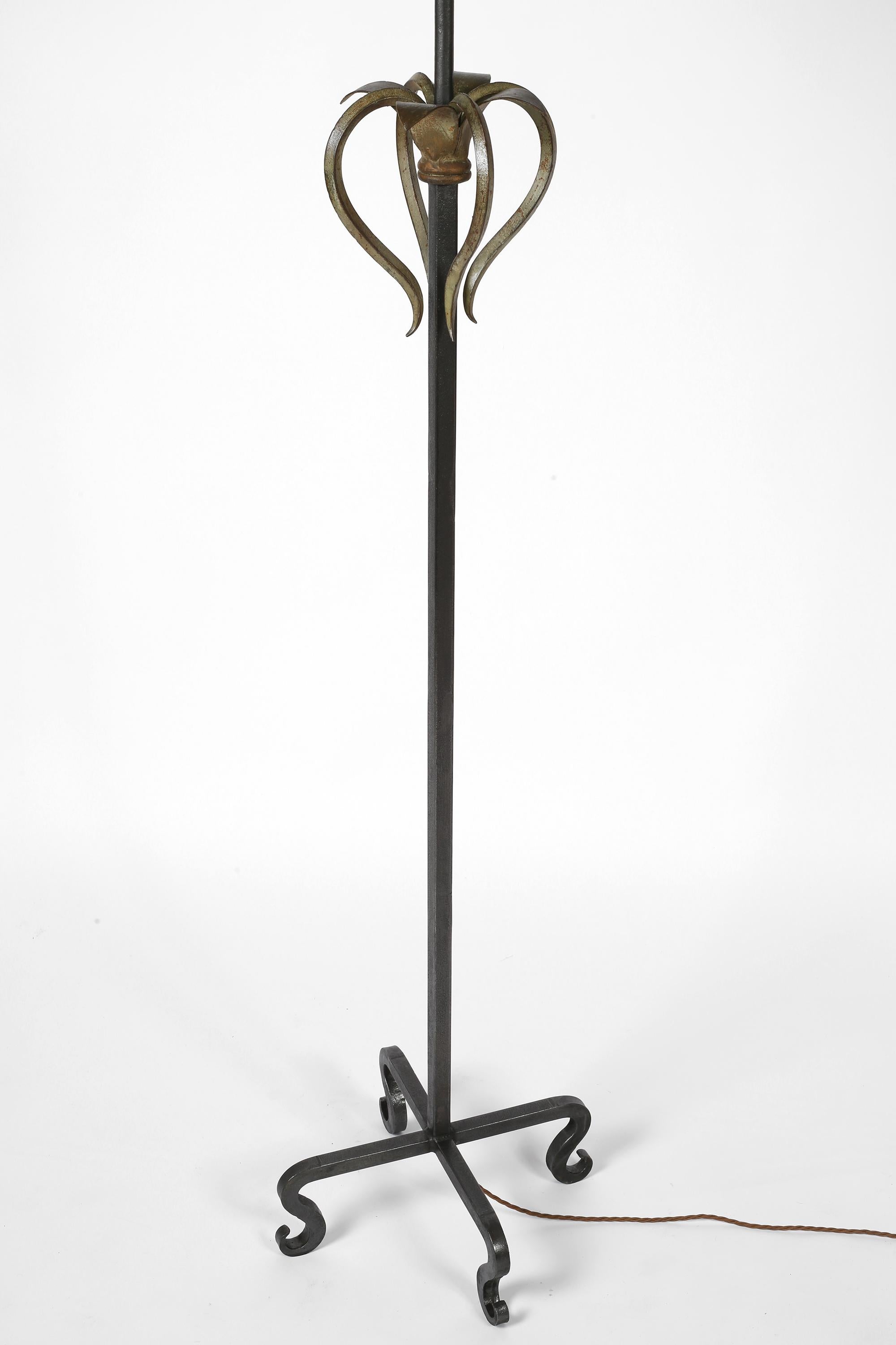 French 1940s Foliate Forged Iron Floor Lamp For Sale 3