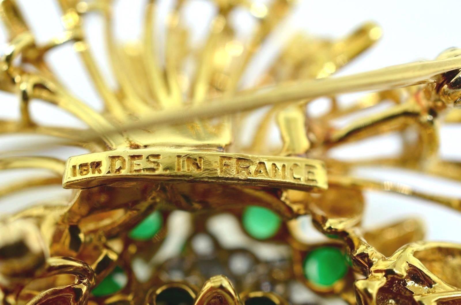 French Art Deco 1940s 18 Karat Gold 4.84 Carat Emerald Diamond Necklace Pendant For Sale 1