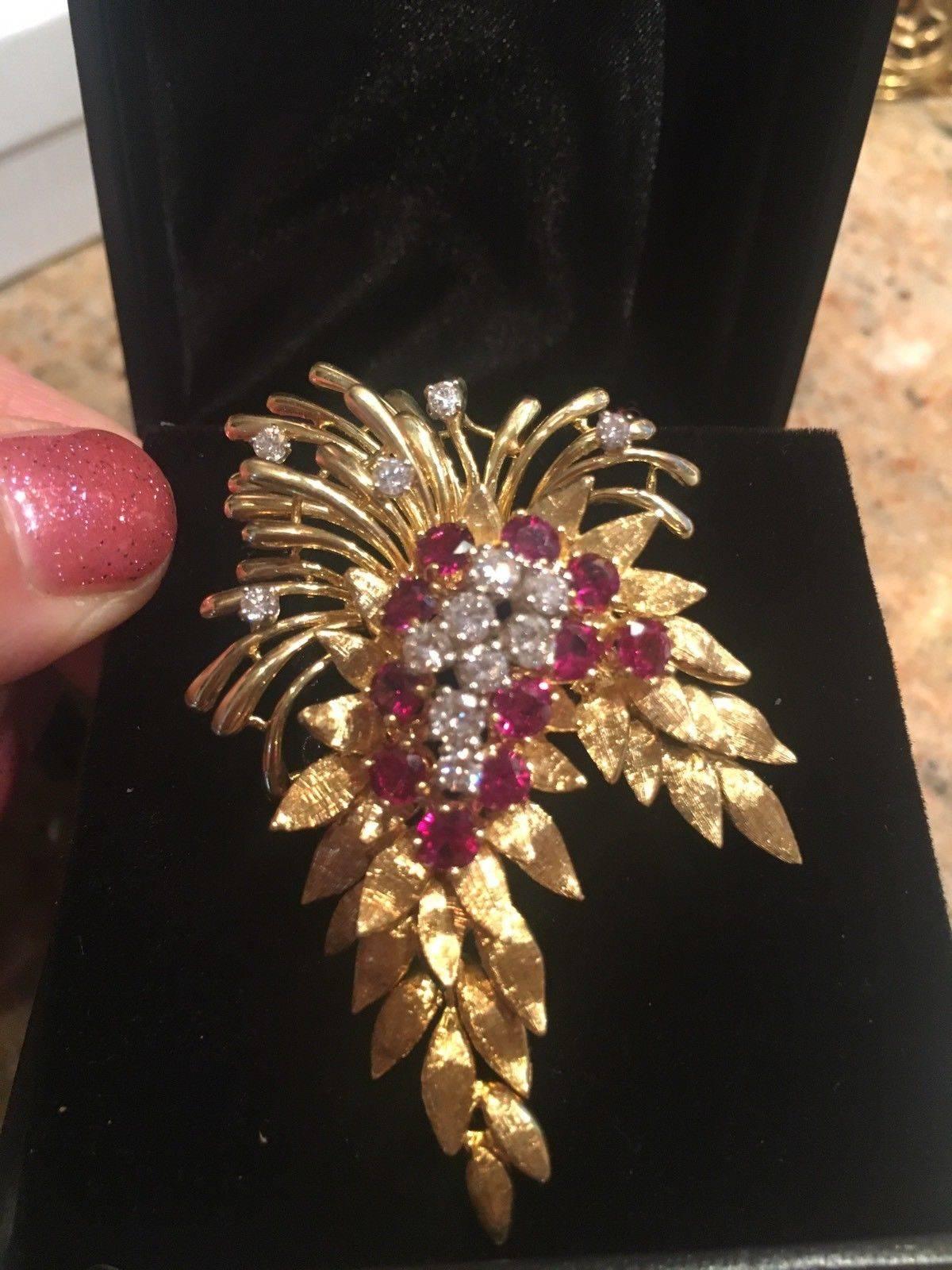 Radiant Cut French 1940s French 18 Karat Gold 4.84 Carat Ruby VS Diamond Necklace Pendant For Sale