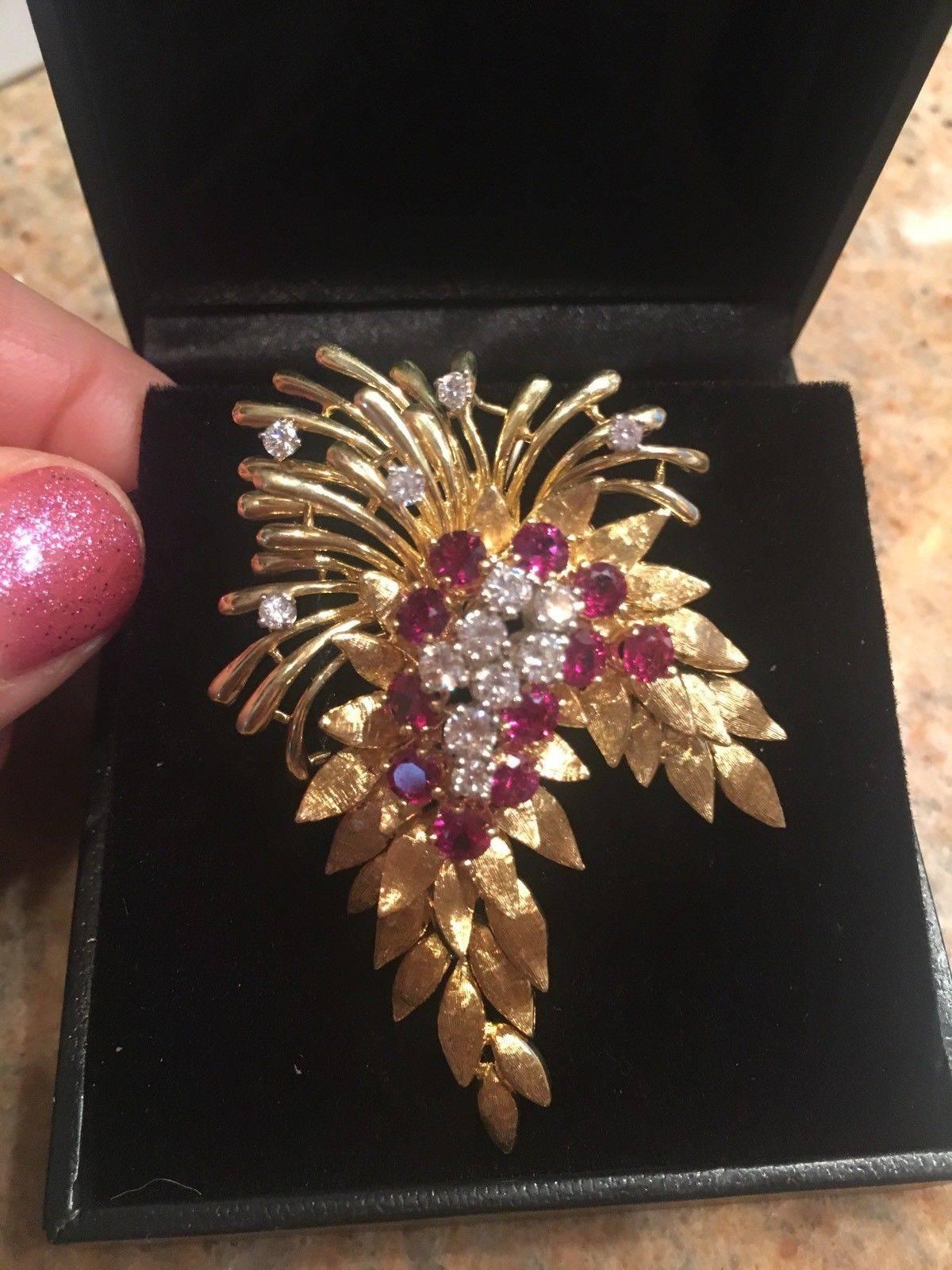 French 1940s French 18 Karat Gold 4.84 Carat Ruby VS Diamond Necklace Pendant In Excellent Condition For Sale In Shaker Heights, OH
