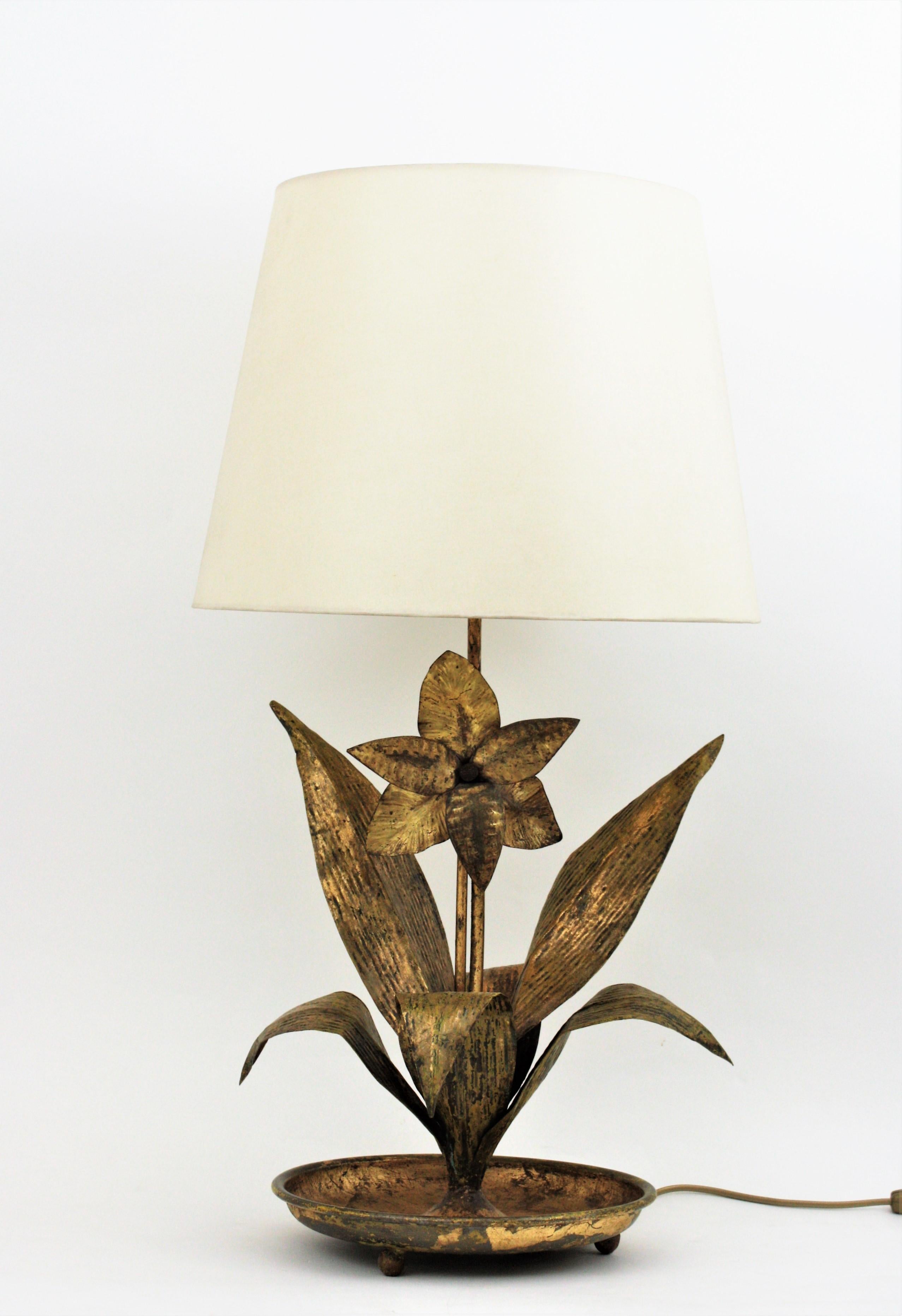 20th Century French 1940s Gilt Metal Floral Table Lamp