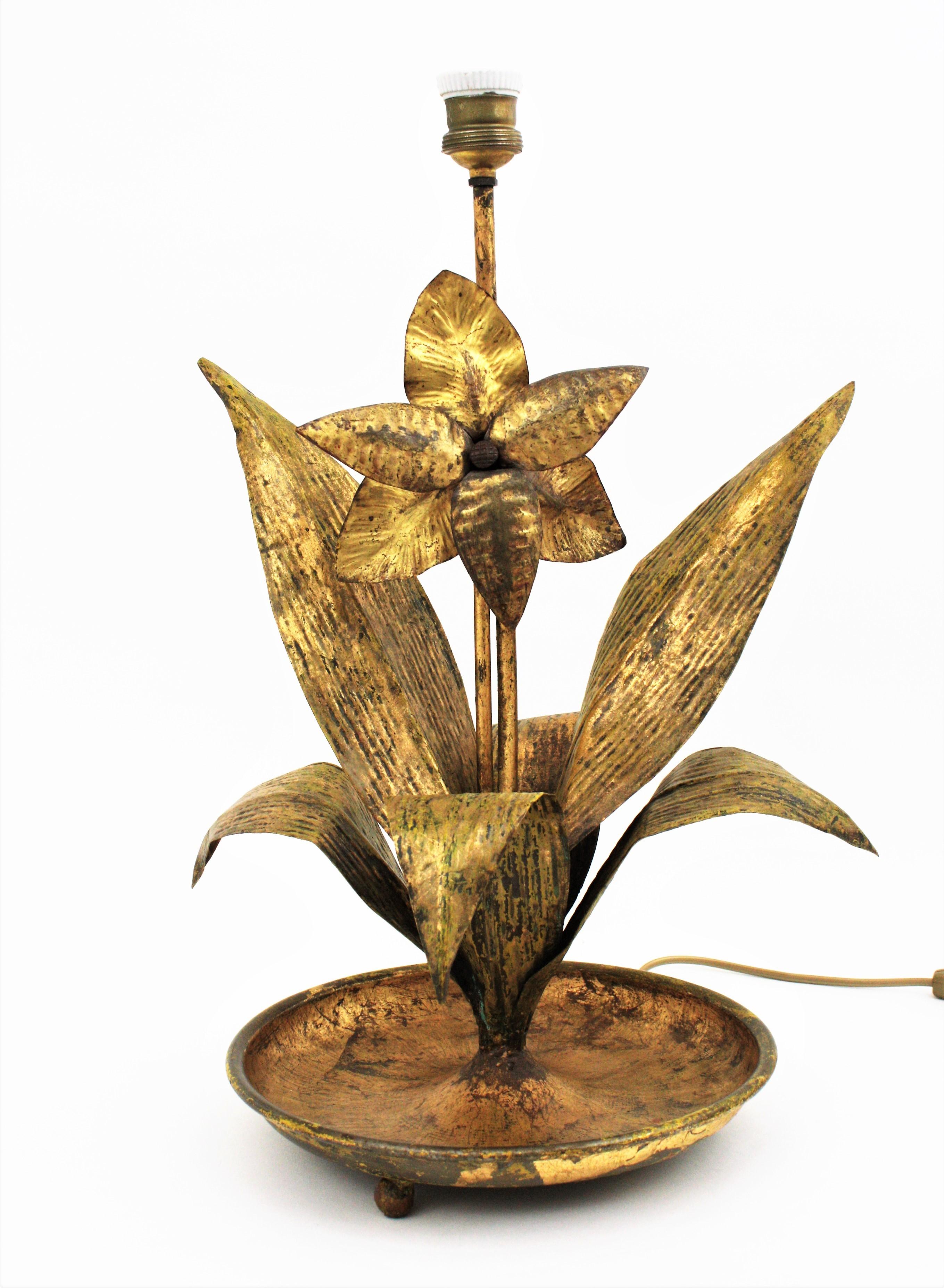 French 1940s Gilt Metal Floral Table Lamp 1
