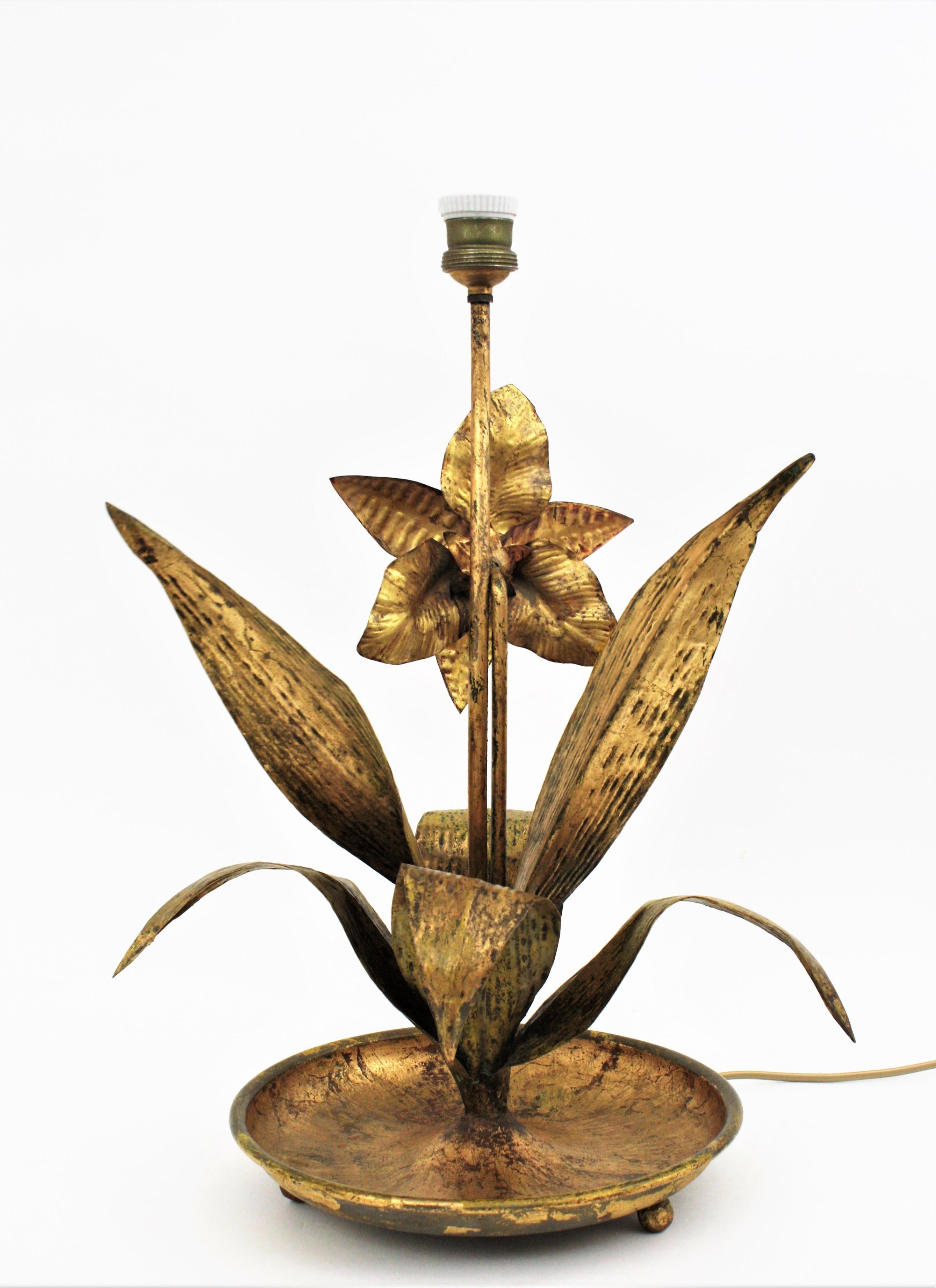 French 1940s Gilt Metal Floral Table Lamp 2
