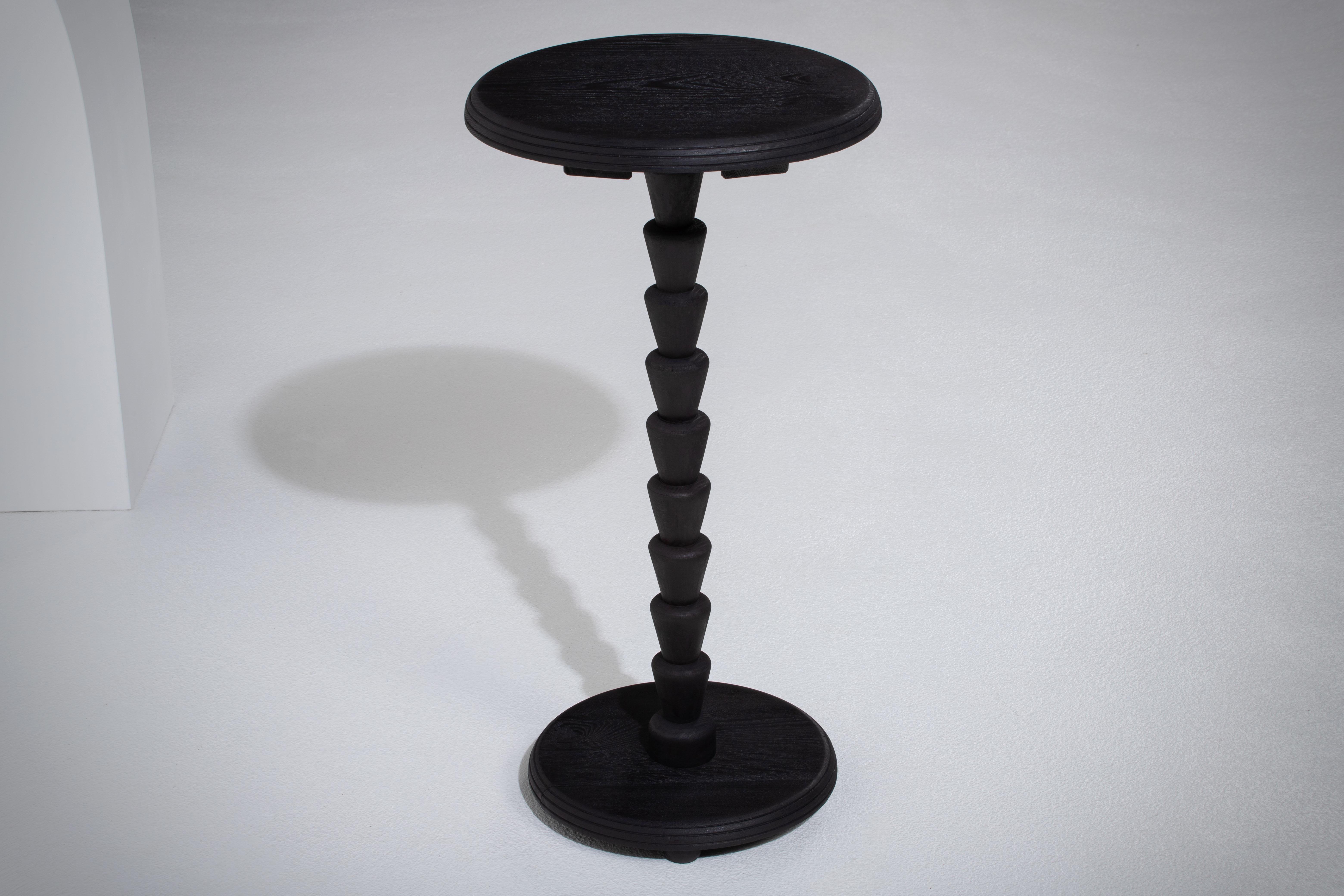 French 1940s Gueridon in Ebonized Oak In Good Condition In Kaštel Sućurac, Splitsko-dalmatinska županija