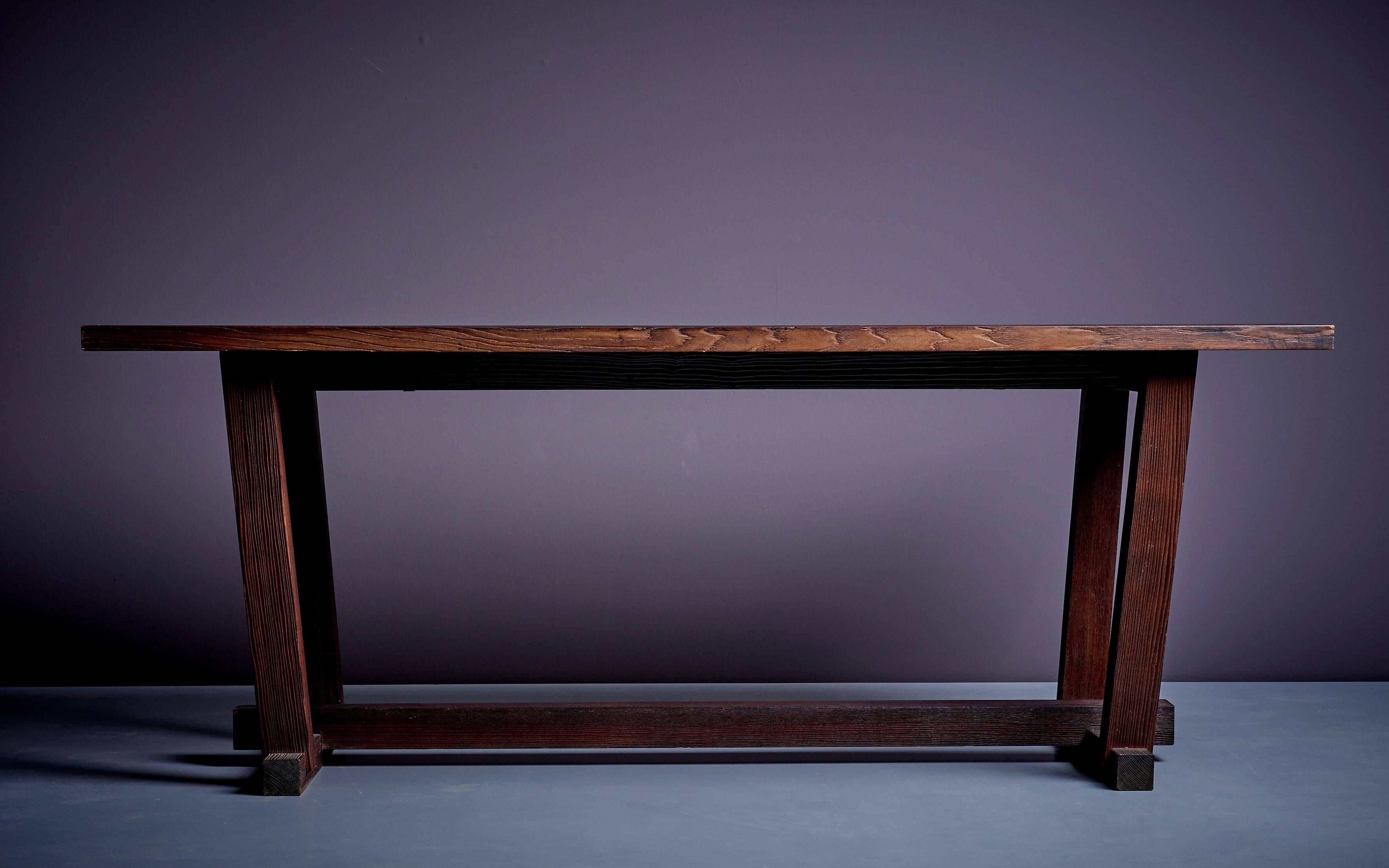Français Table de salle à manger de studio en chêne massif des années 1940 en vente