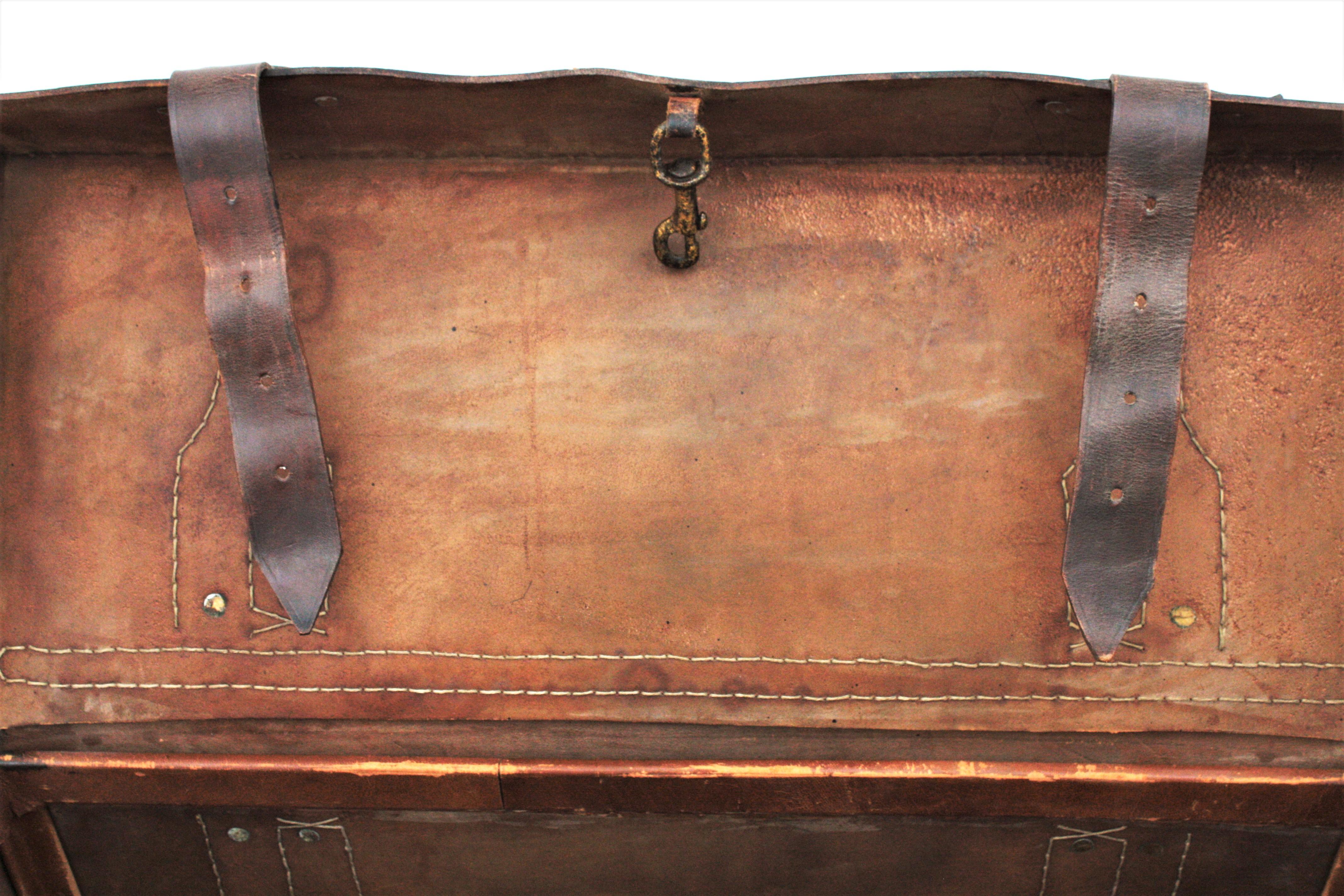 Leather Travel Trunk with Handles, France, 1940s For Sale 3