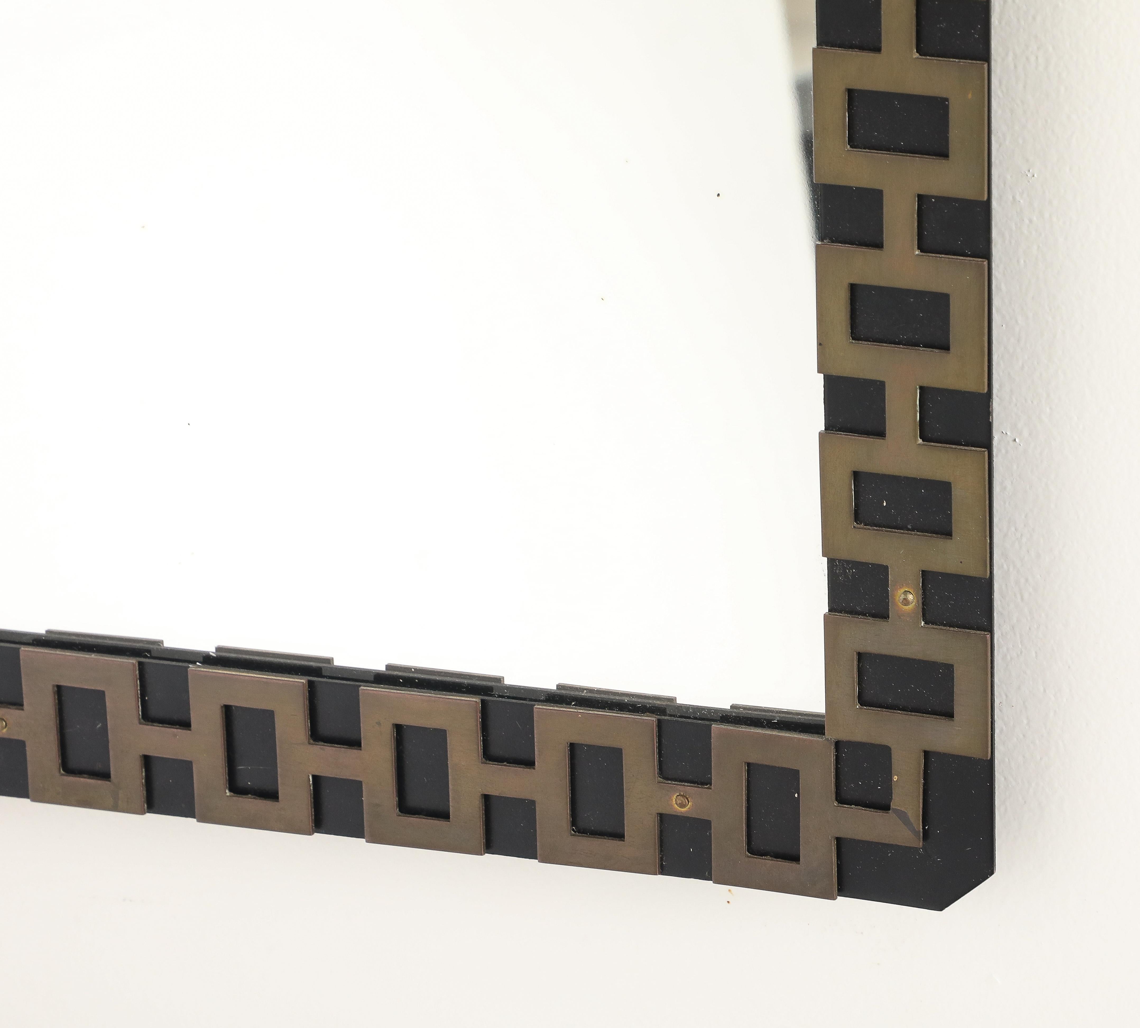 Miroir en métal et laiton des années 1940 en vente 3