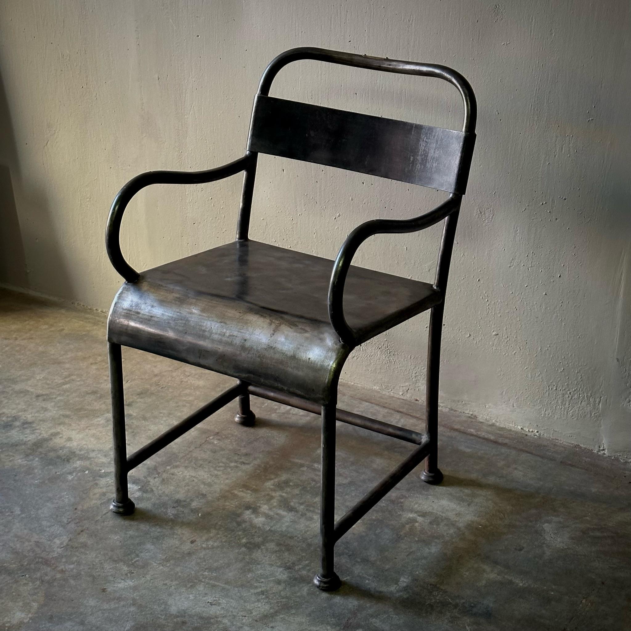 French 1940s Metal Chair In Good Condition In Los Angeles, CA