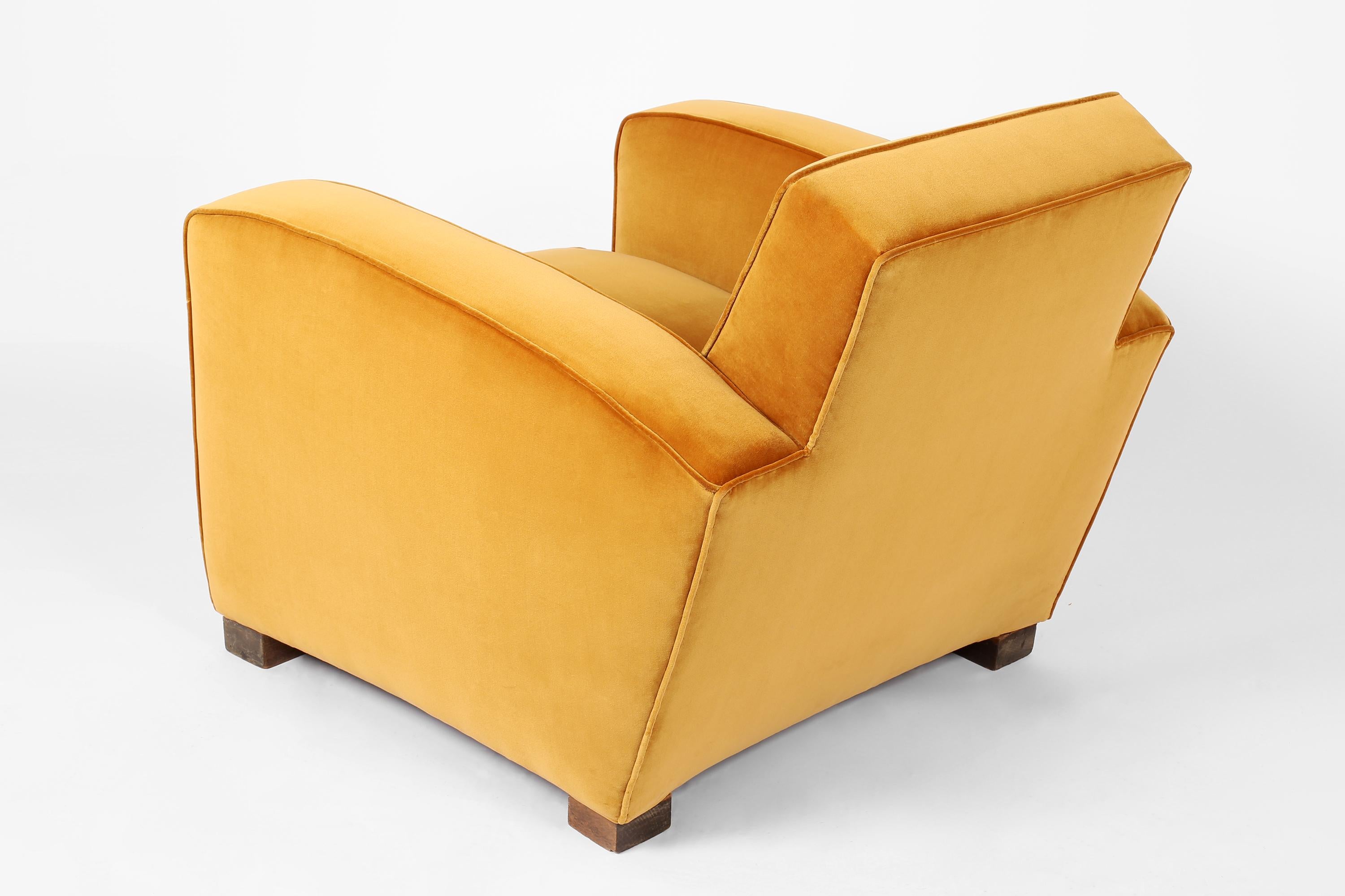 French, 1940s, Modernist Velvet Club Armchair In Excellent Condition In London, GB