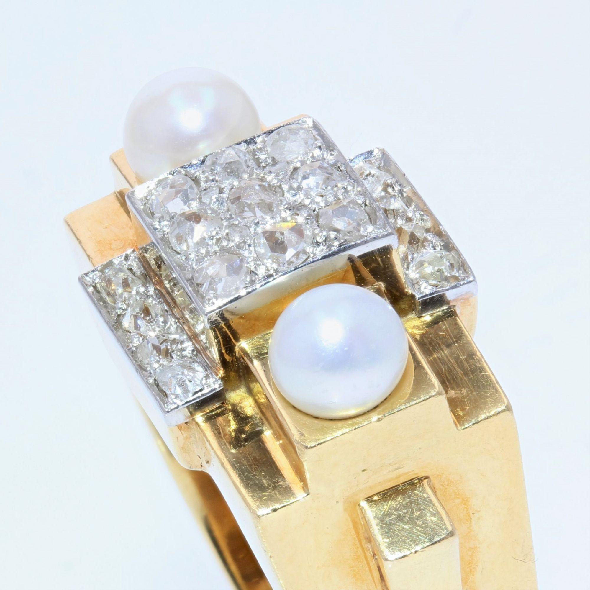 French 1940s Natural Pearl Diamonds 18 Karat Yellow Gold Tank Ring For Sale 4