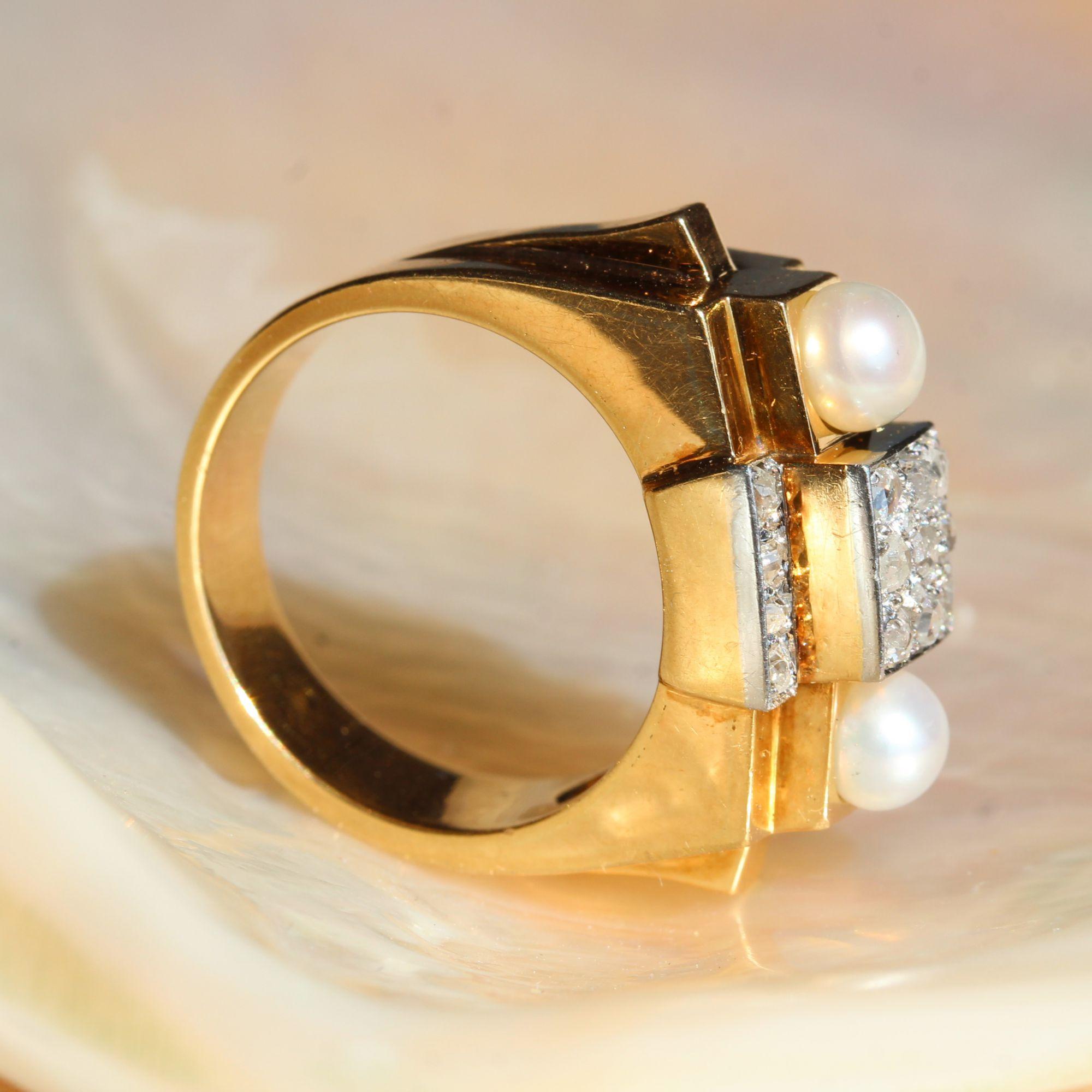 Bague rservoir en or jaune 18 carats, perles naturelles et diamants, datant des annes 1940 en vente 7