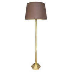 Lámpara de pie francesa de estilo neoclásico de latón pulido y bronce de 1940
