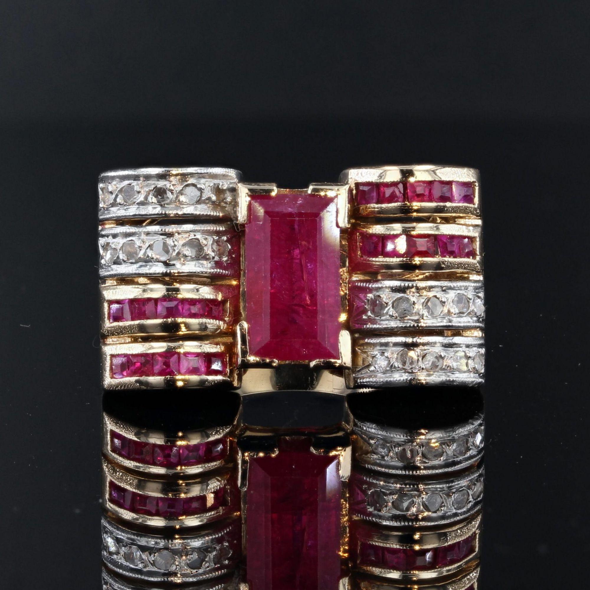 French 1940s Ruby Diamonds 18 Karat Yellow Gold Tank Ring For Sale 2