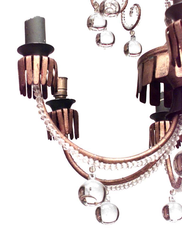 Französischer Mid-Century-Kronleuchter aus Metall und Kristall mit Perlen, Mid-Century im Zustand „Gut“ im Angebot in New York, NY