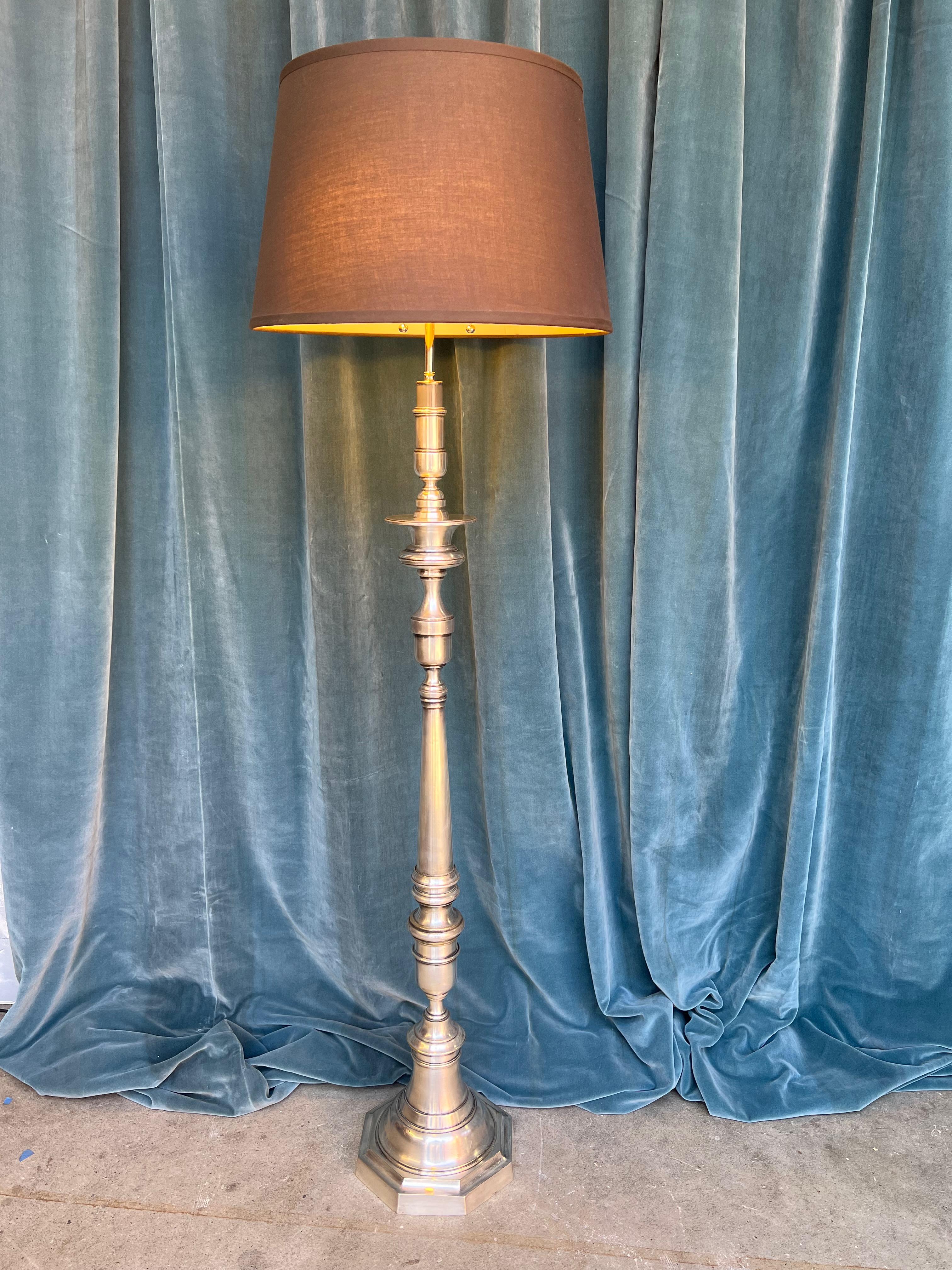 French 1940s Silver Plated Brass and Bronze Floor Lamp In Good Condition For Sale In Buchanan, NY