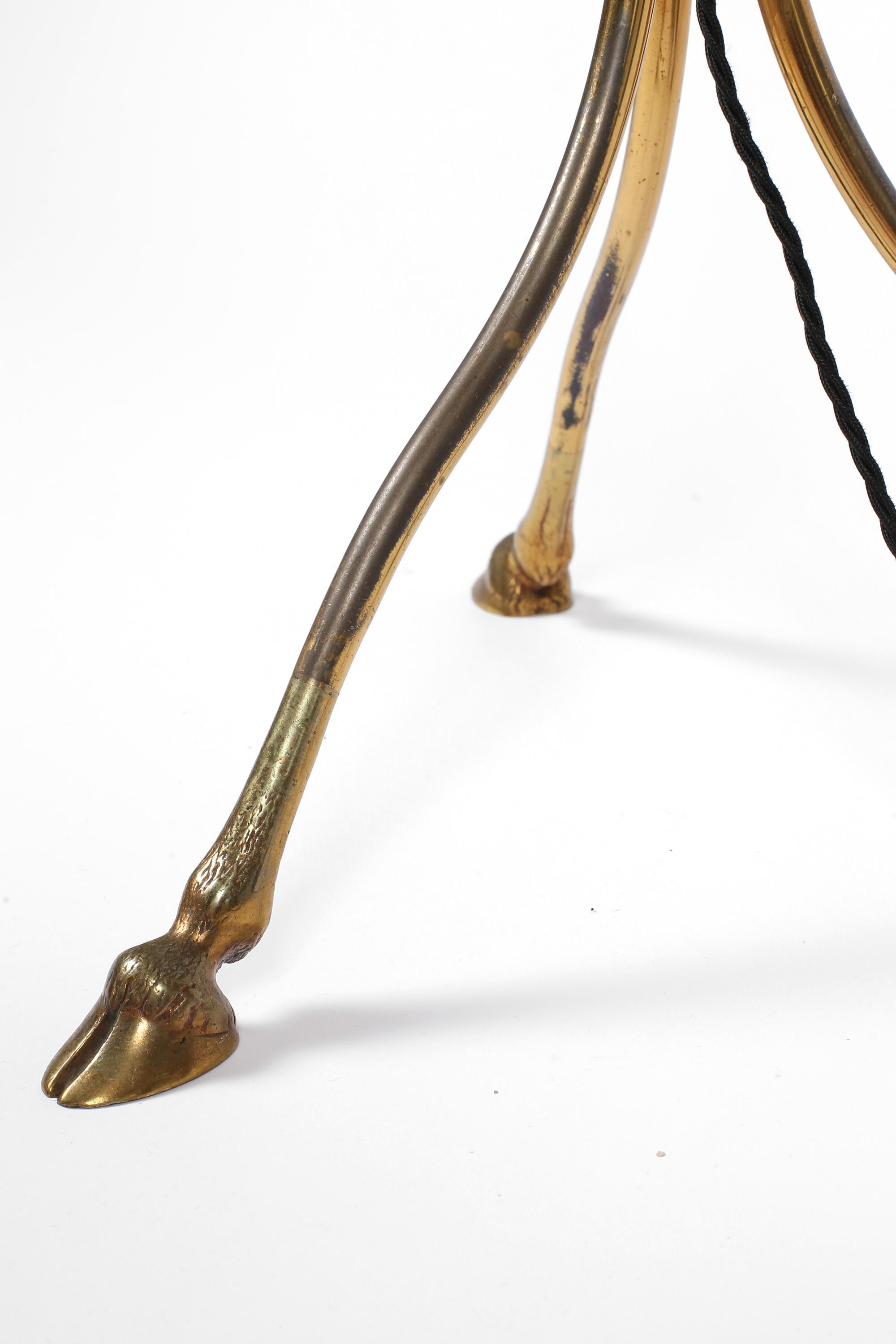 Französische Stehlampe mit drei Köpfen aus Messing aus den 1940er Jahren im Angebot 8