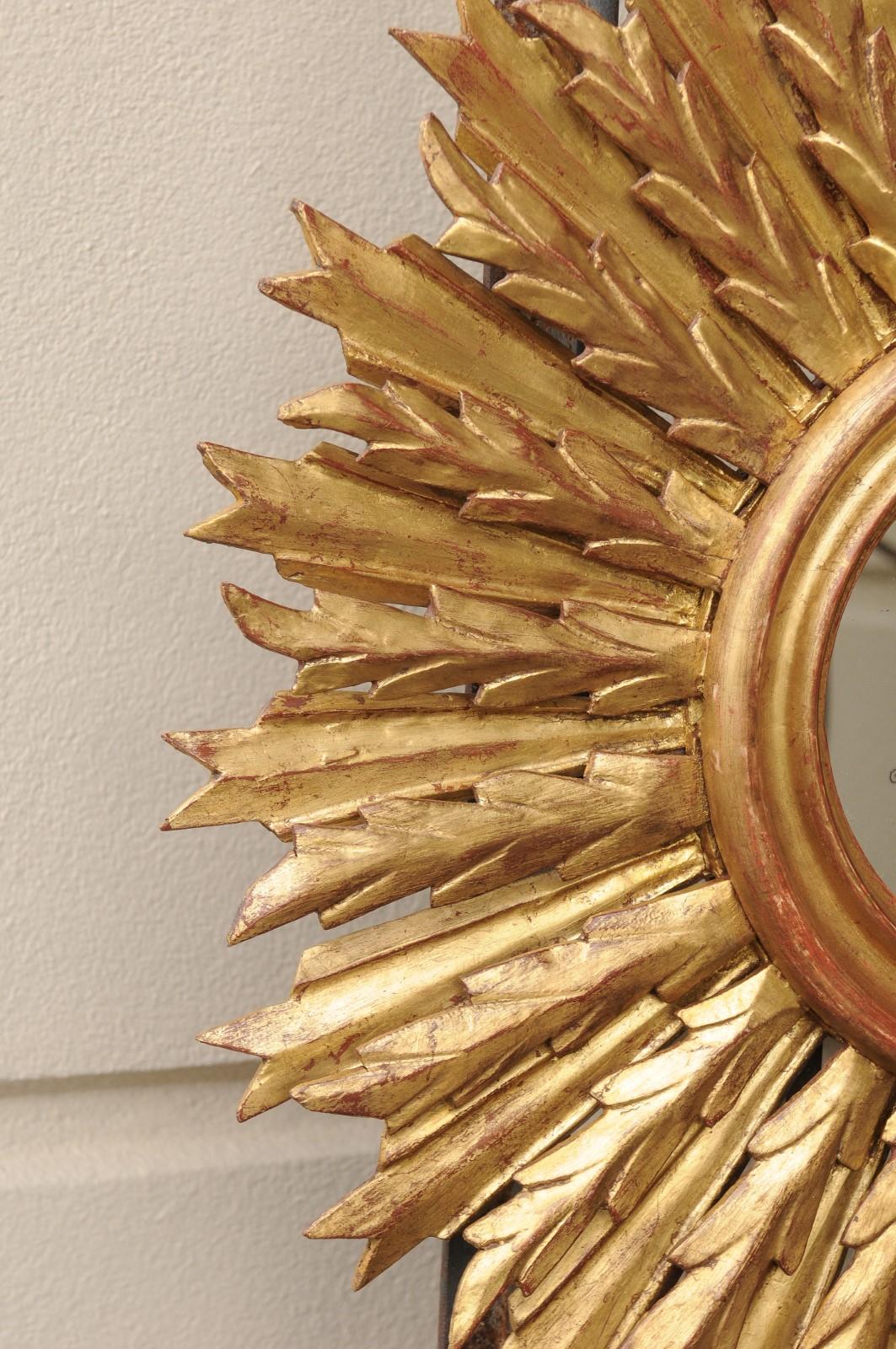 French 1940s Vintage Carved Giltwood Sunburst Mirror with Radiating Sunrays 3