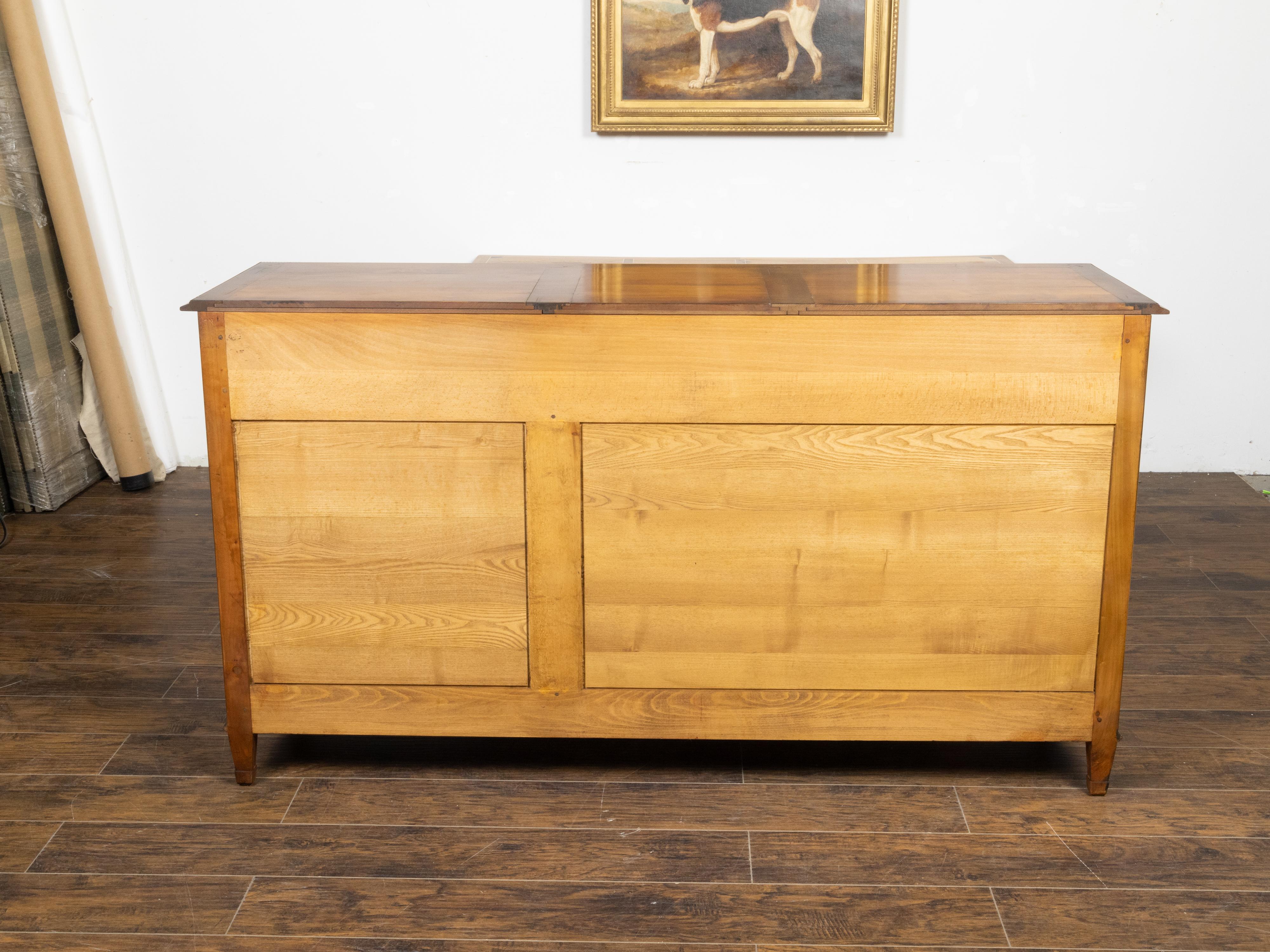French 1940s Walnut Enfilade with Drawers, Doors, Carved Beads and Diamond Motif For Sale 2