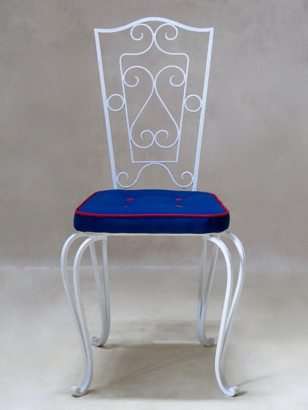 Peint 8 Chaises et fauteuils français en fer forgé des années 1940 en vente