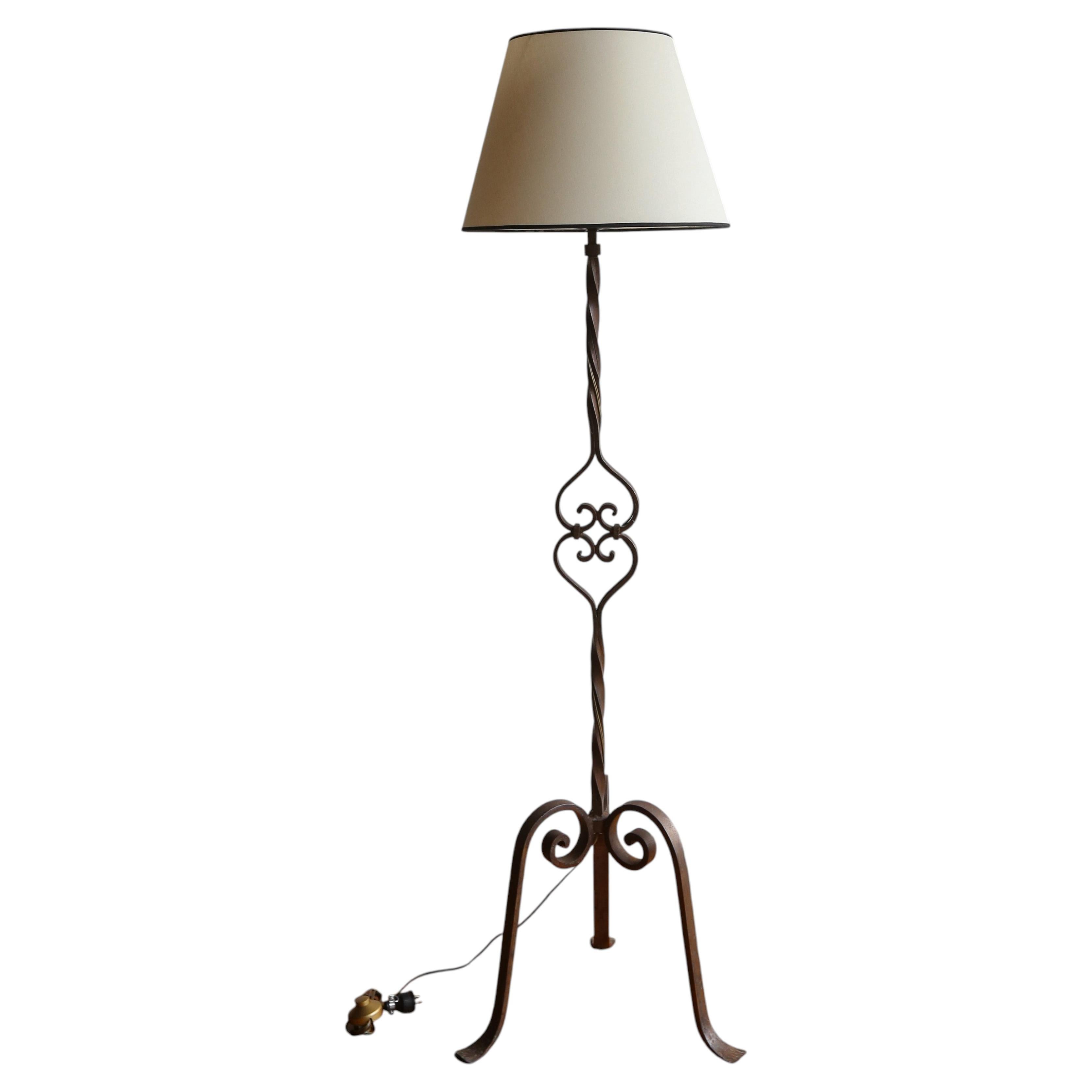 French 1940s Wrought Iron Floor Lamp For Sale