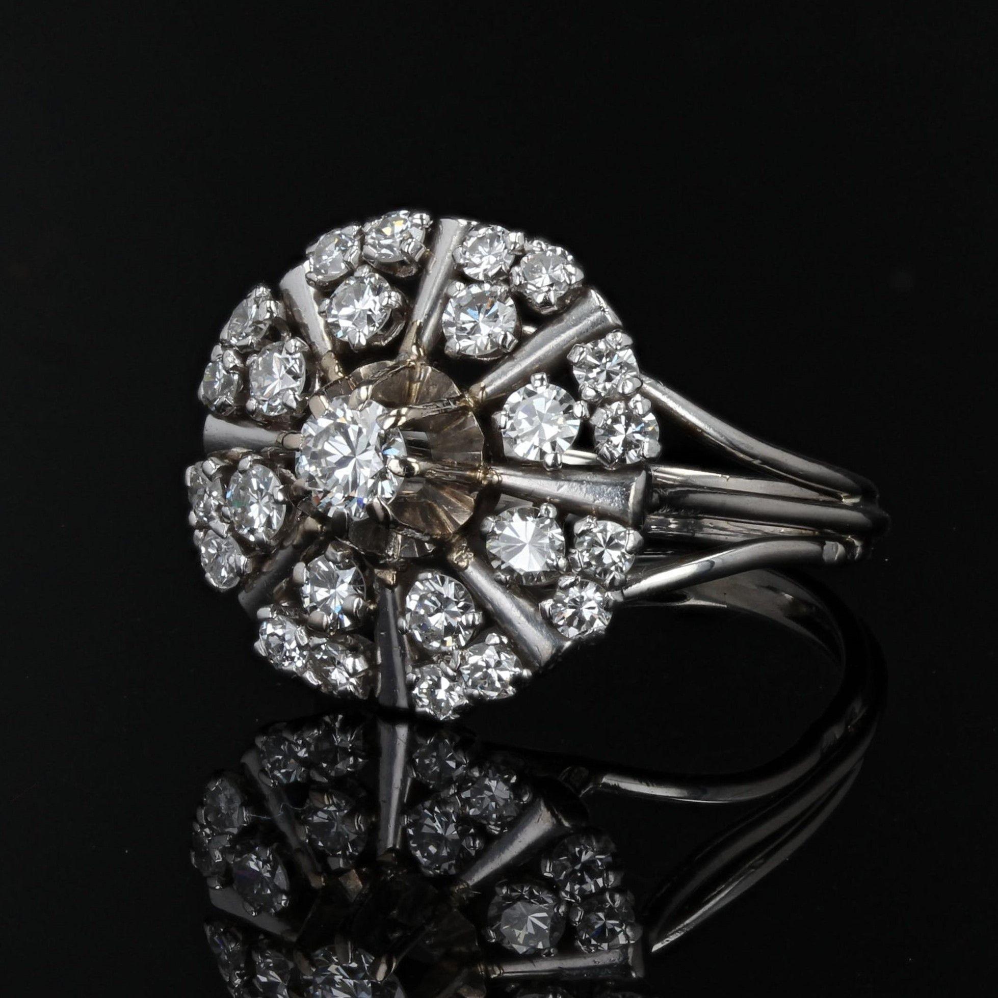 French 1950s 1, 20 Carat Diamonds 18 Karat White Gold Retro Ring In Good Condition In Poitiers, FR