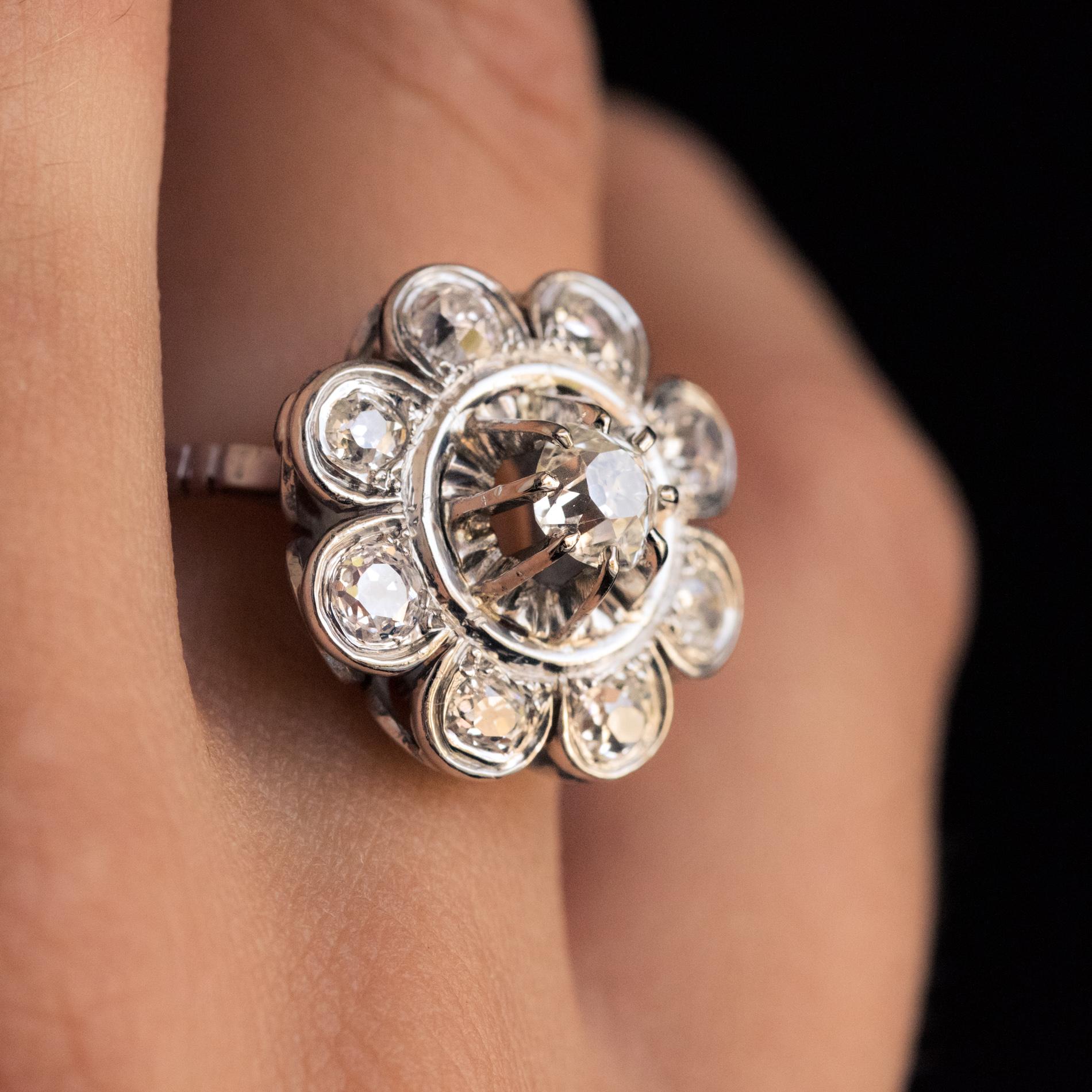 French 1950s 1.25 Carat Diamonds Platinum Flower Ring 4