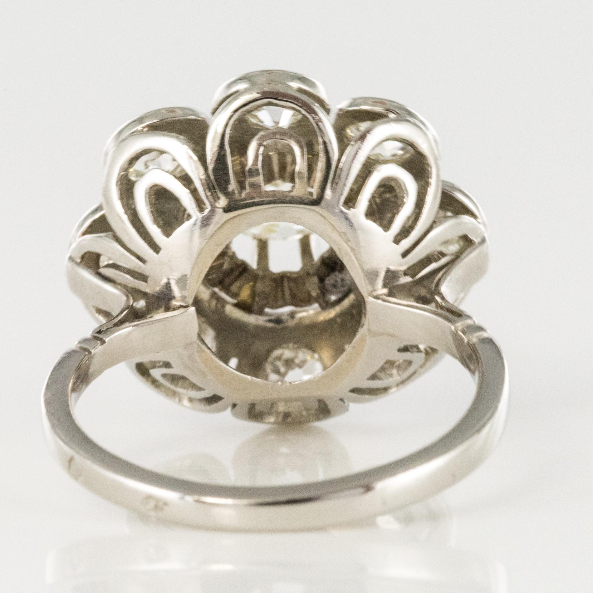 French 1950s 1.25 Carat Diamonds Platinum Flower Ring 5