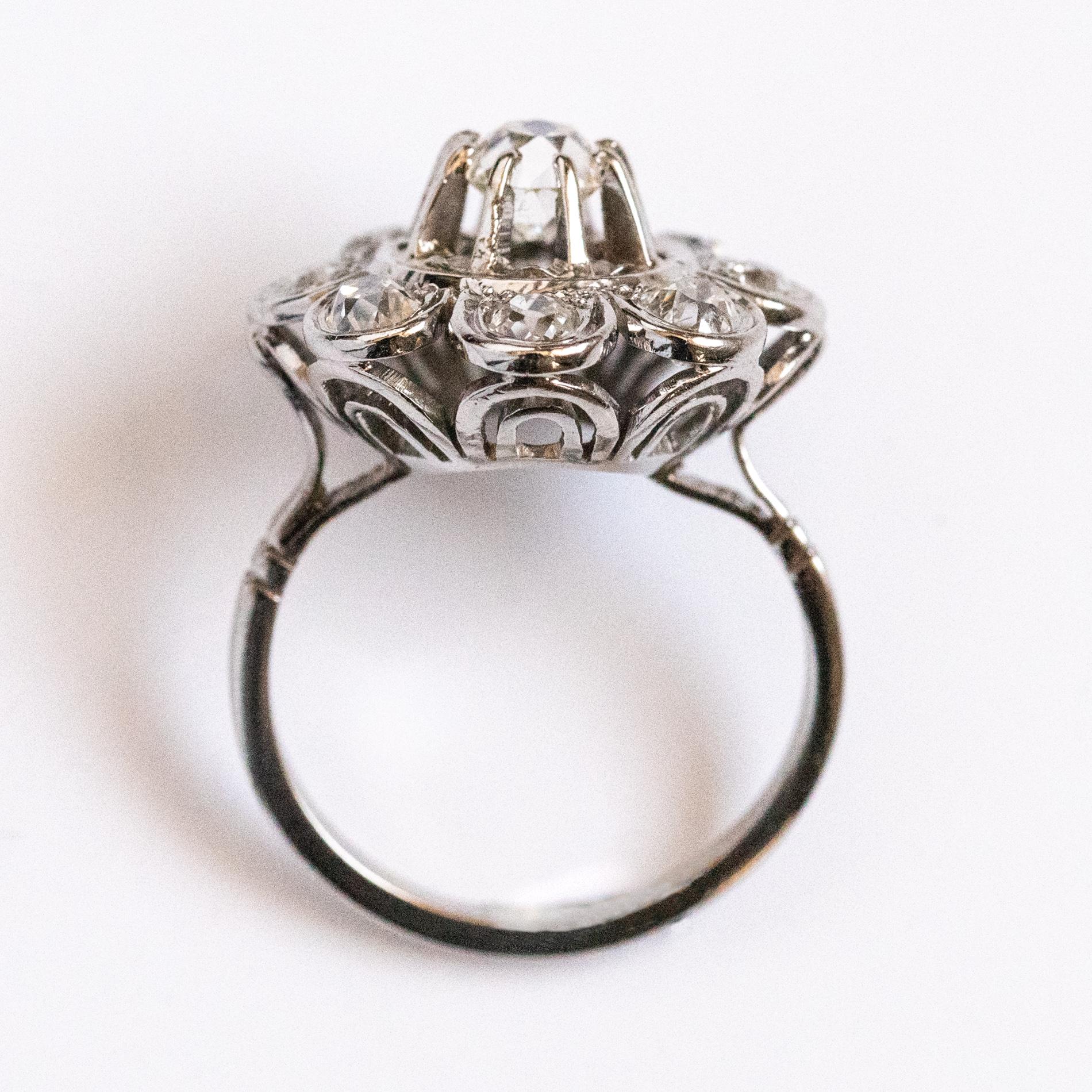 French 1950s 1.25 Carat Diamonds Platinum Flower Ring 8