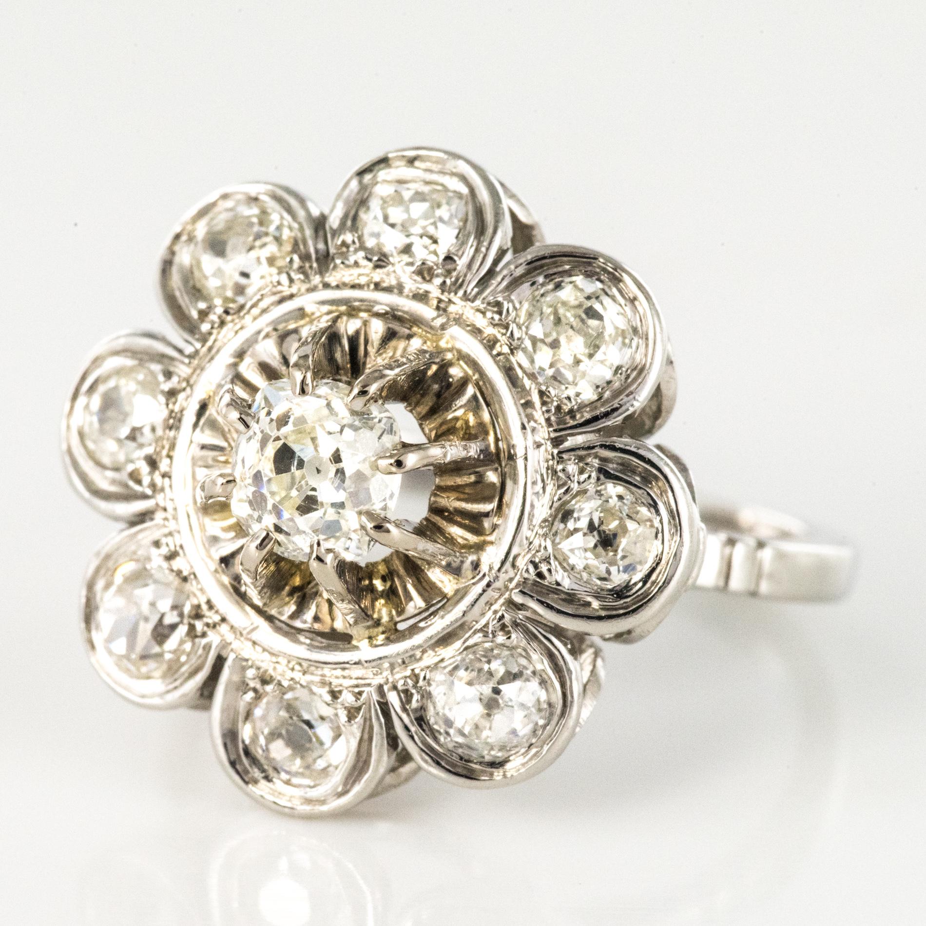 Retro French 1950s 1.25 Carat Diamonds Platinum Flower Ring