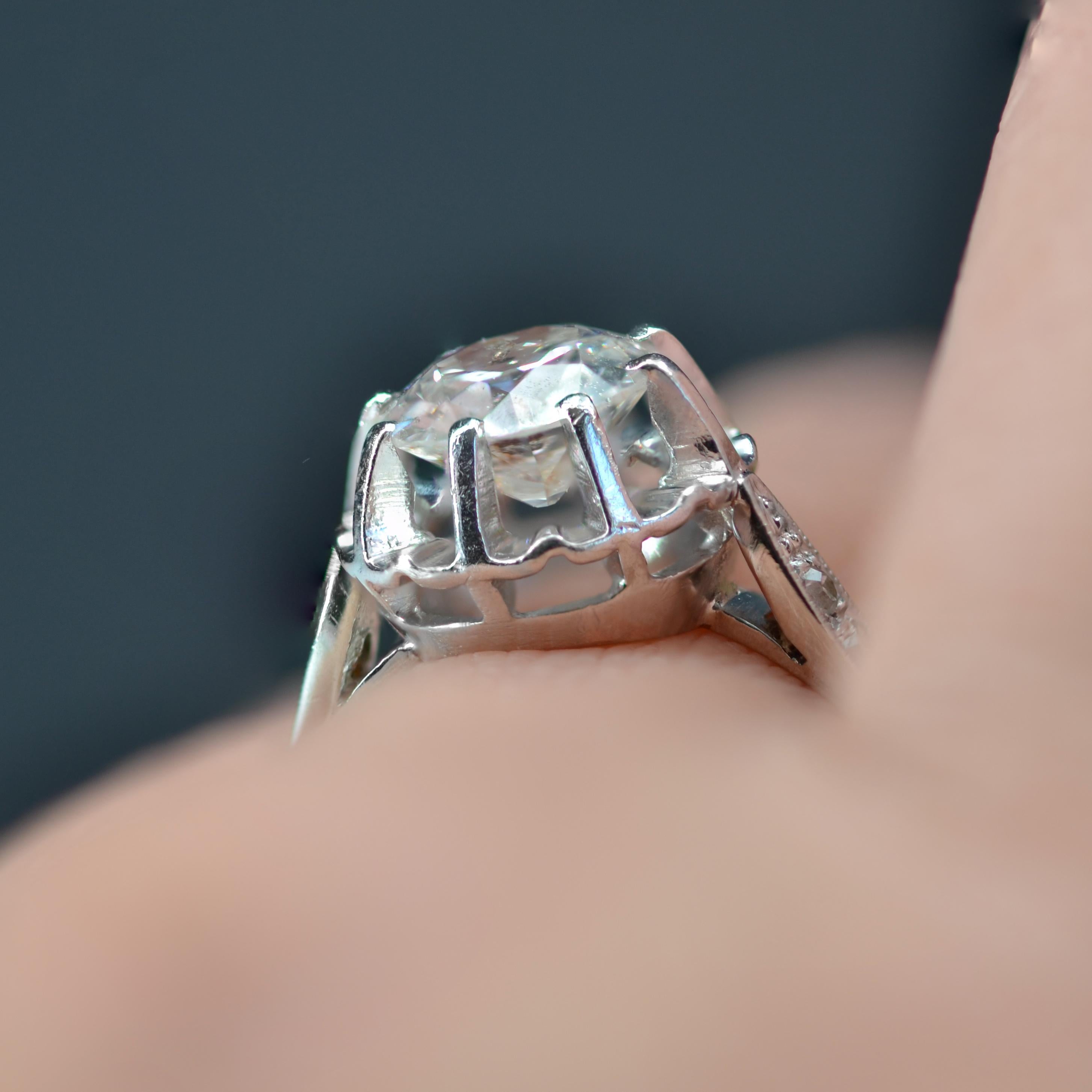 French 1950s 1.50 Carat Diamond Platinum Solitaire Ring For Sale 7