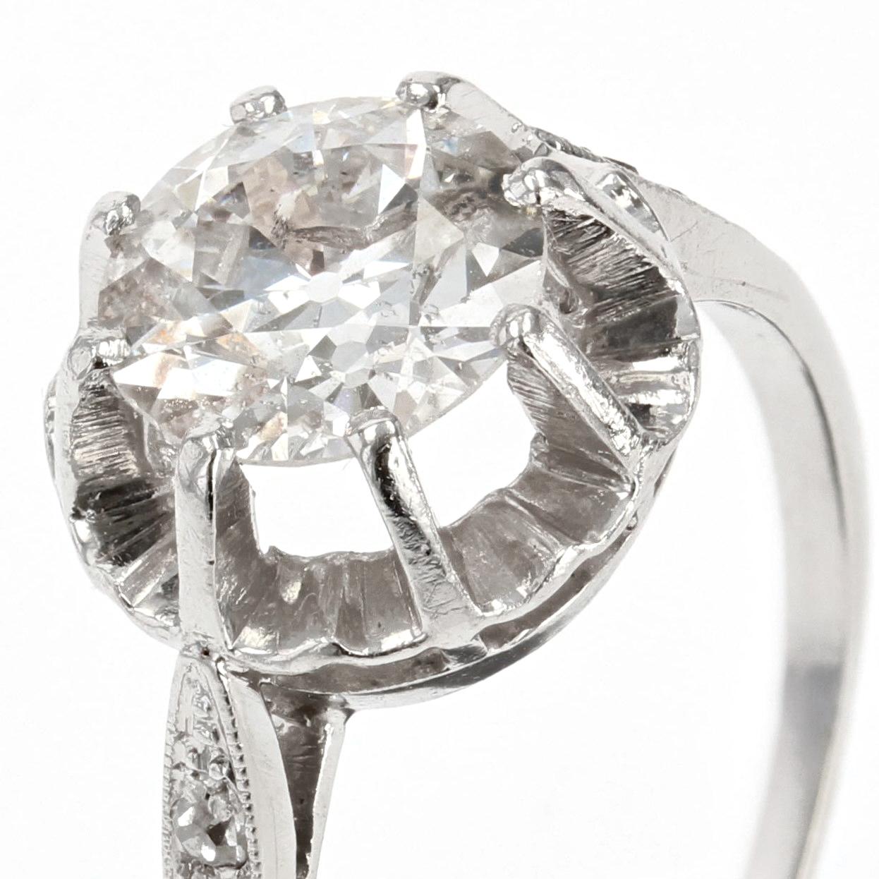 French 1950s 1.50 Carat Diamond Platinum Solitaire Ring In Good Condition For Sale In Poitiers, FR