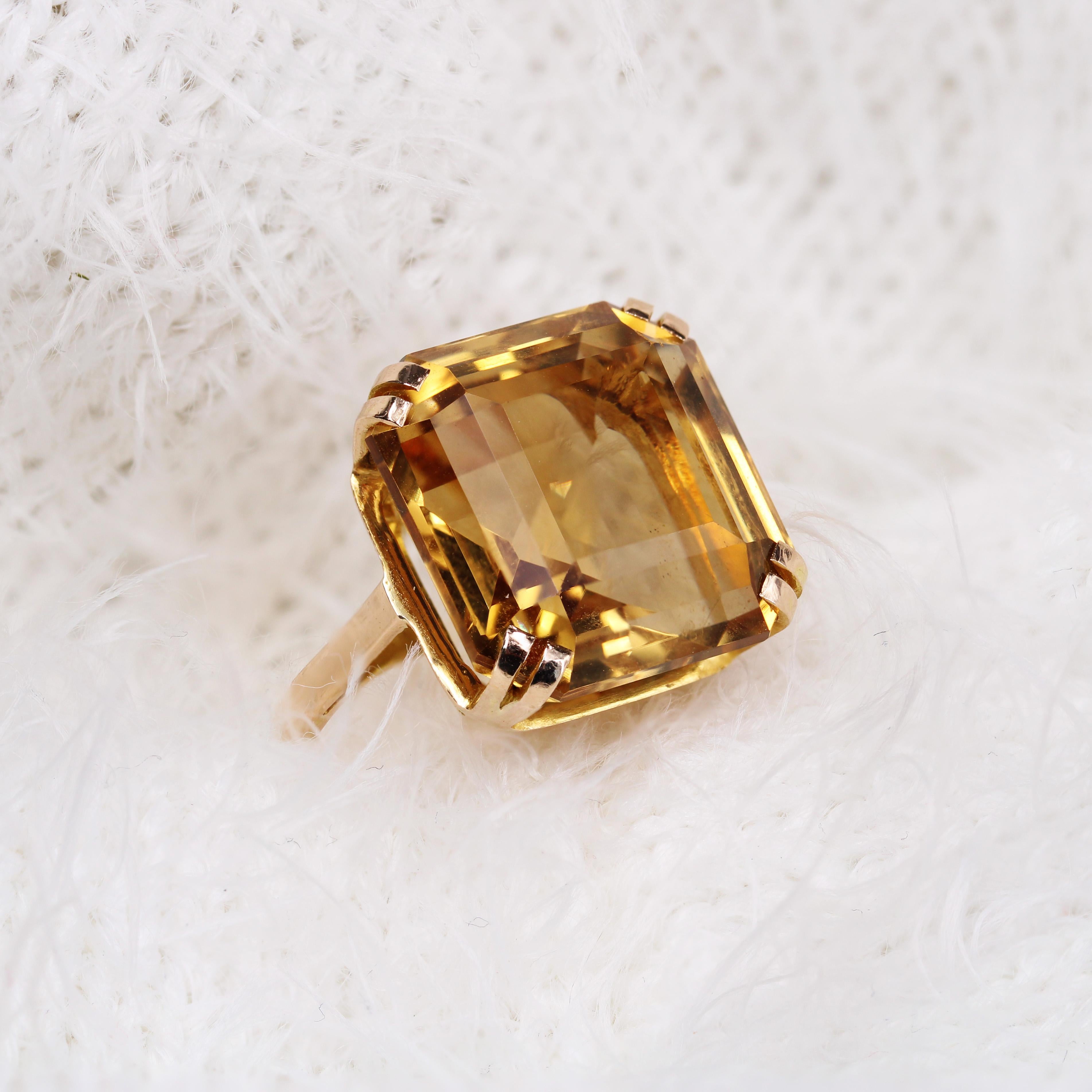 French 1950s 18 Carat Citrine 18 Karat Yellow Gold Cocktail Ring For Sale 9
